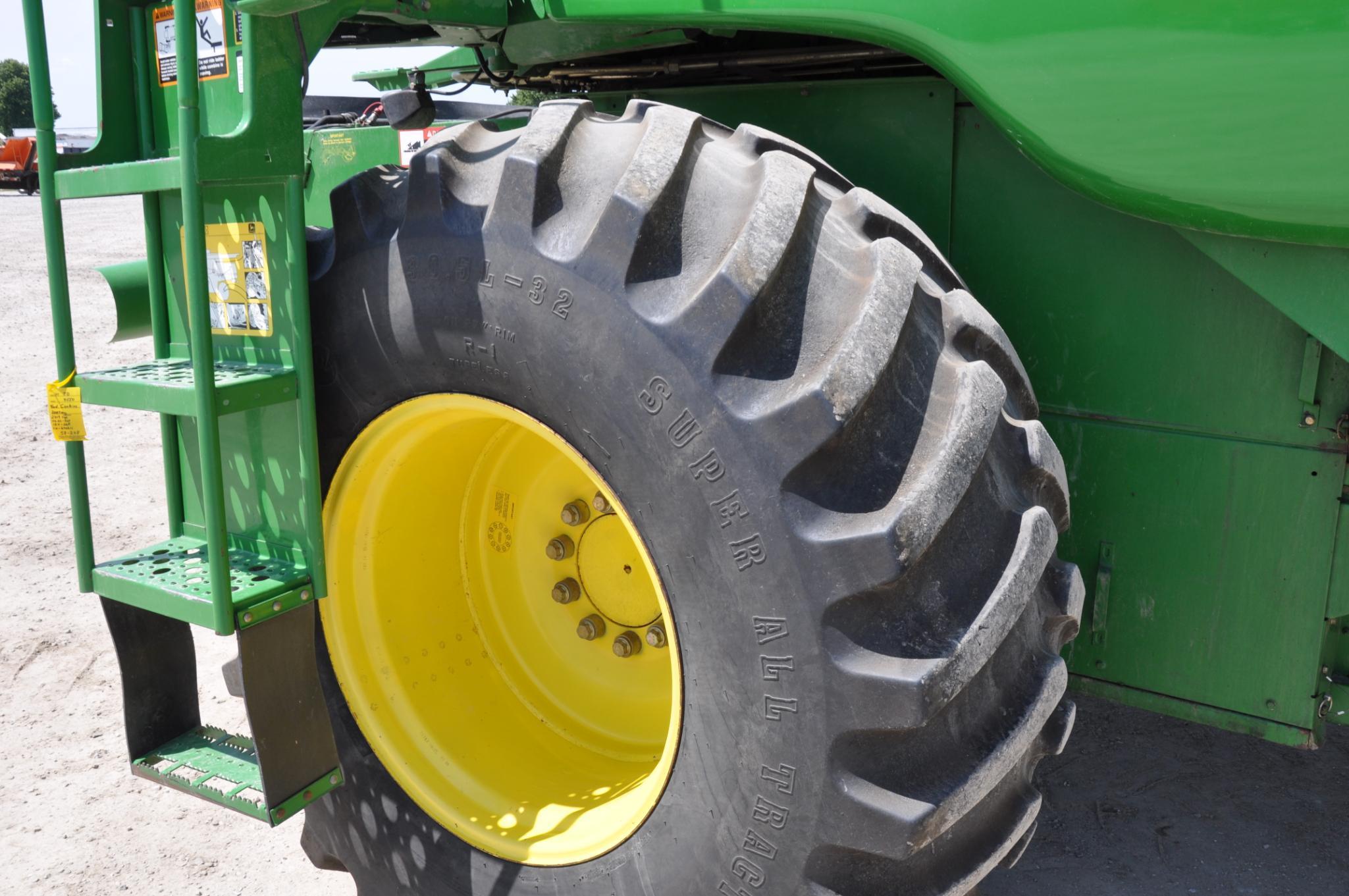 2001 John Deere 9550 4wd combine