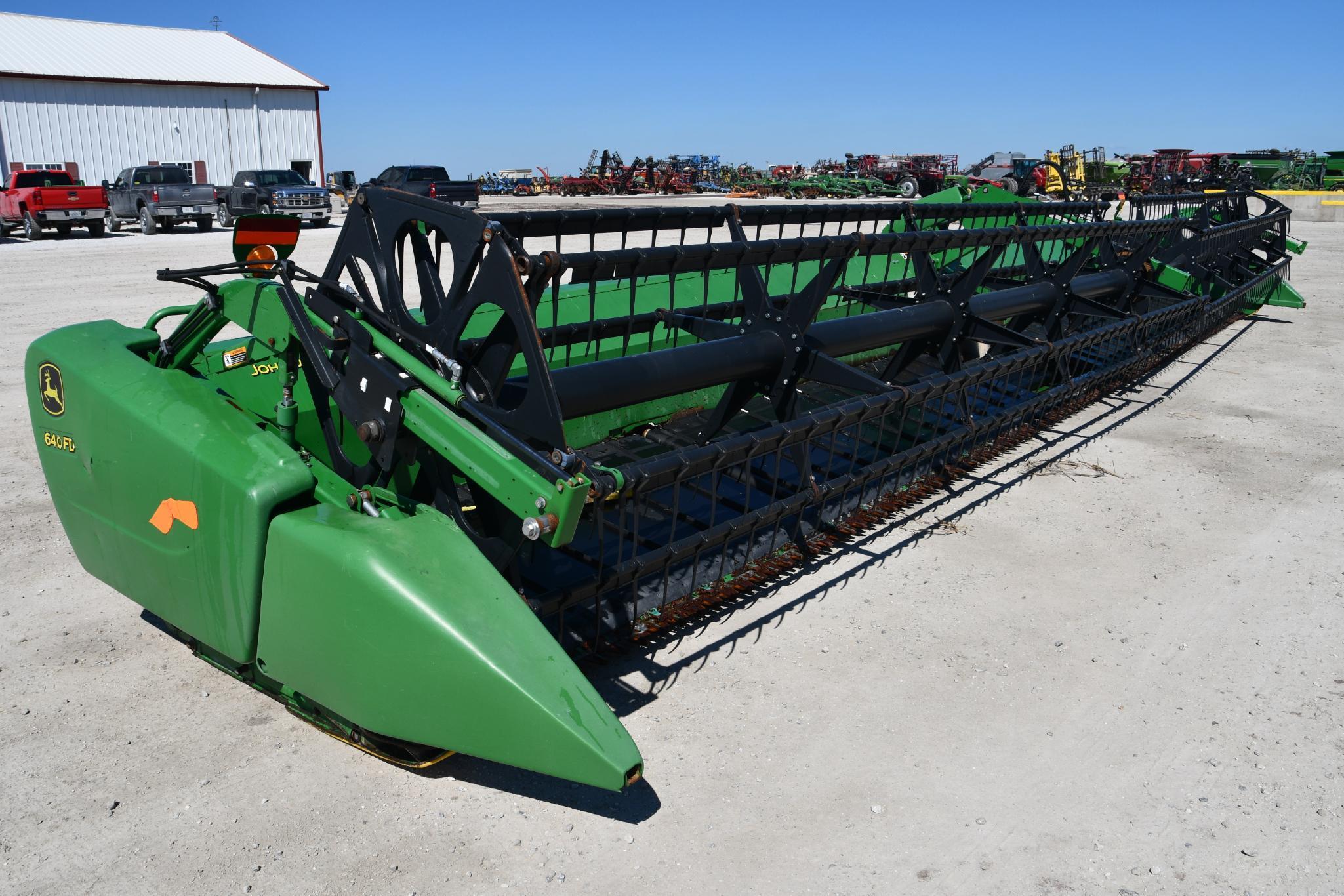 2013 John Deere 640FD 40' flex draper head