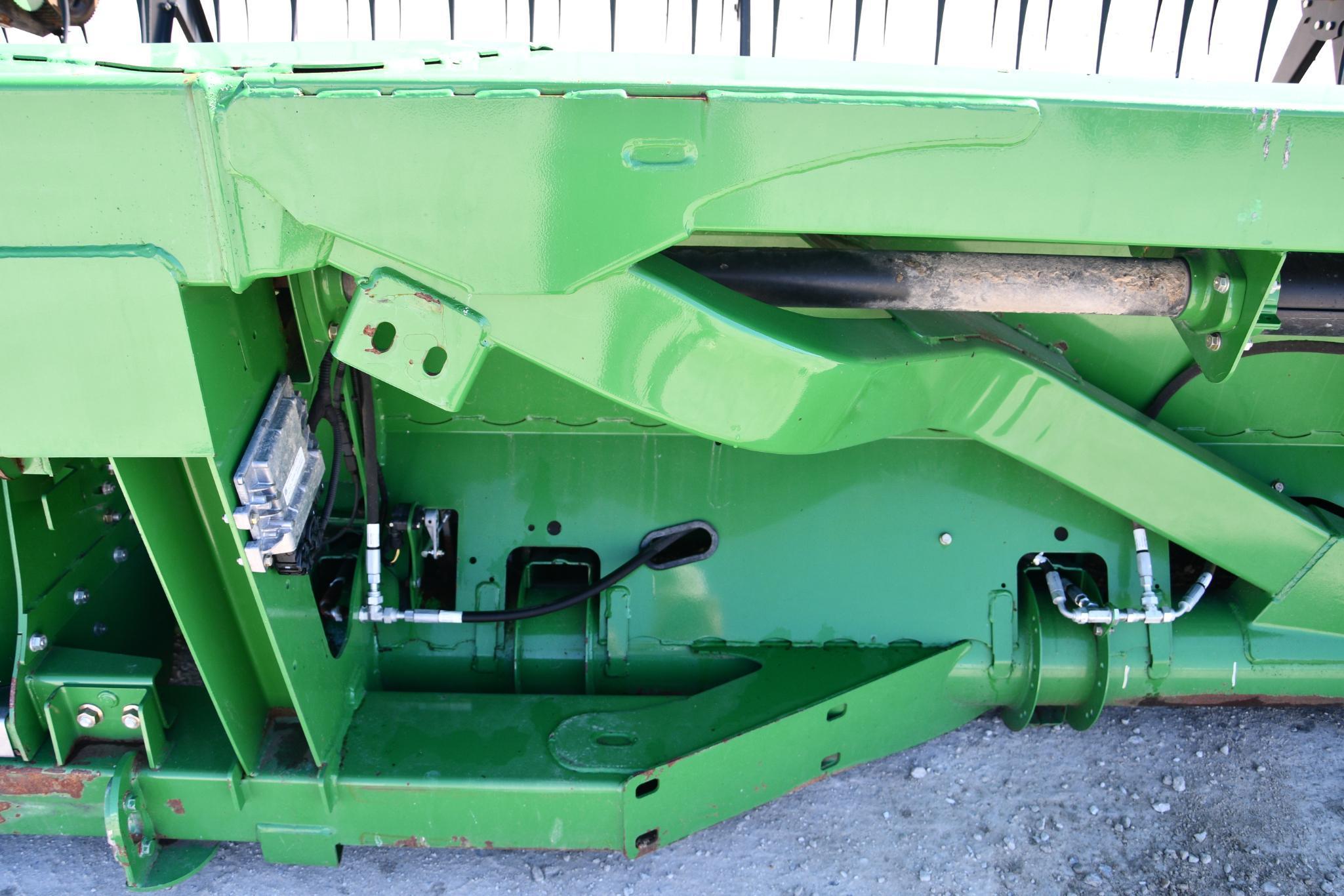 2013 John Deere 640FD 40' flex draper head