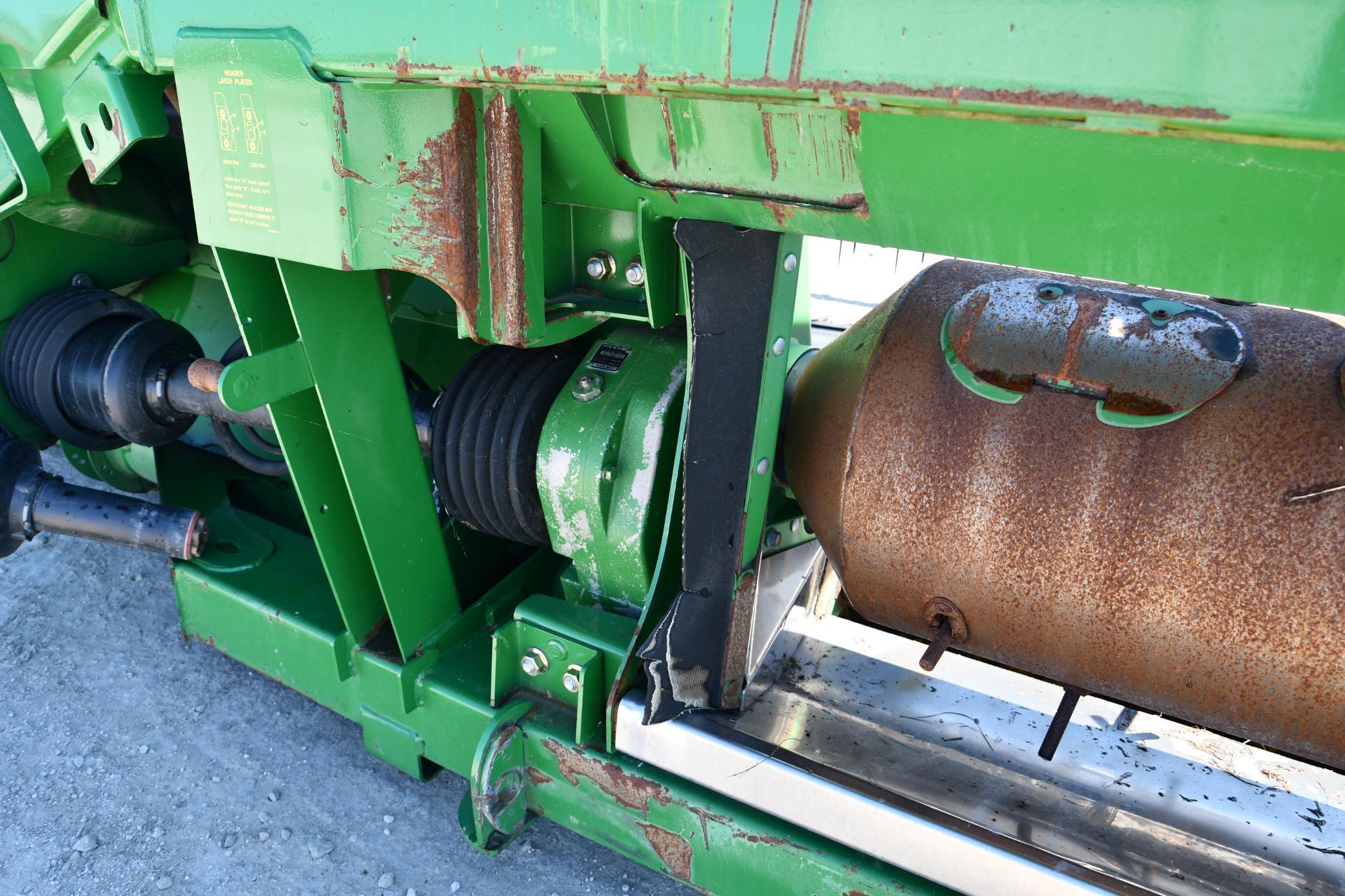 2013 John Deere 640FD 40' flex draper head