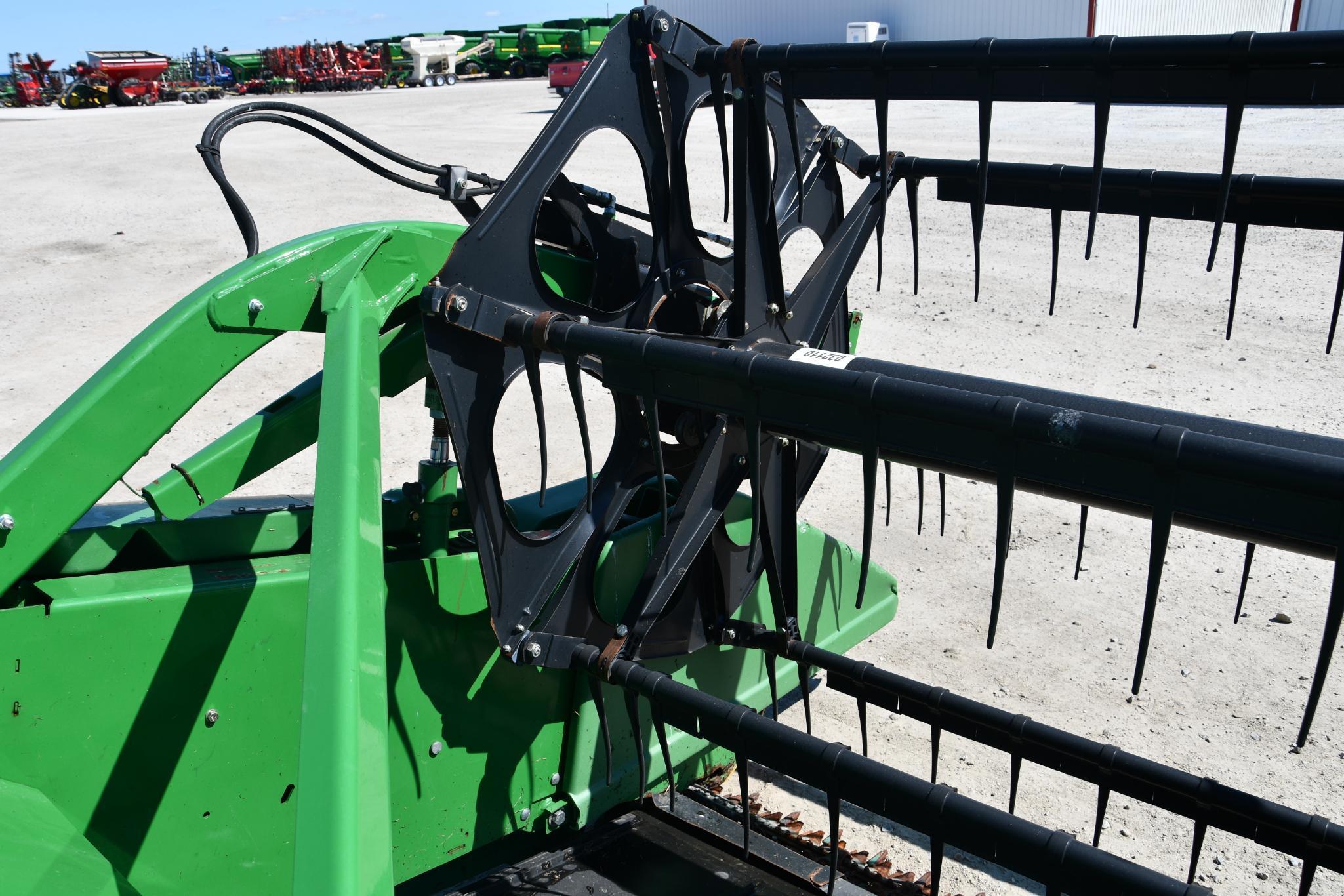 2013 John Deere 640FD 40' flex draper head