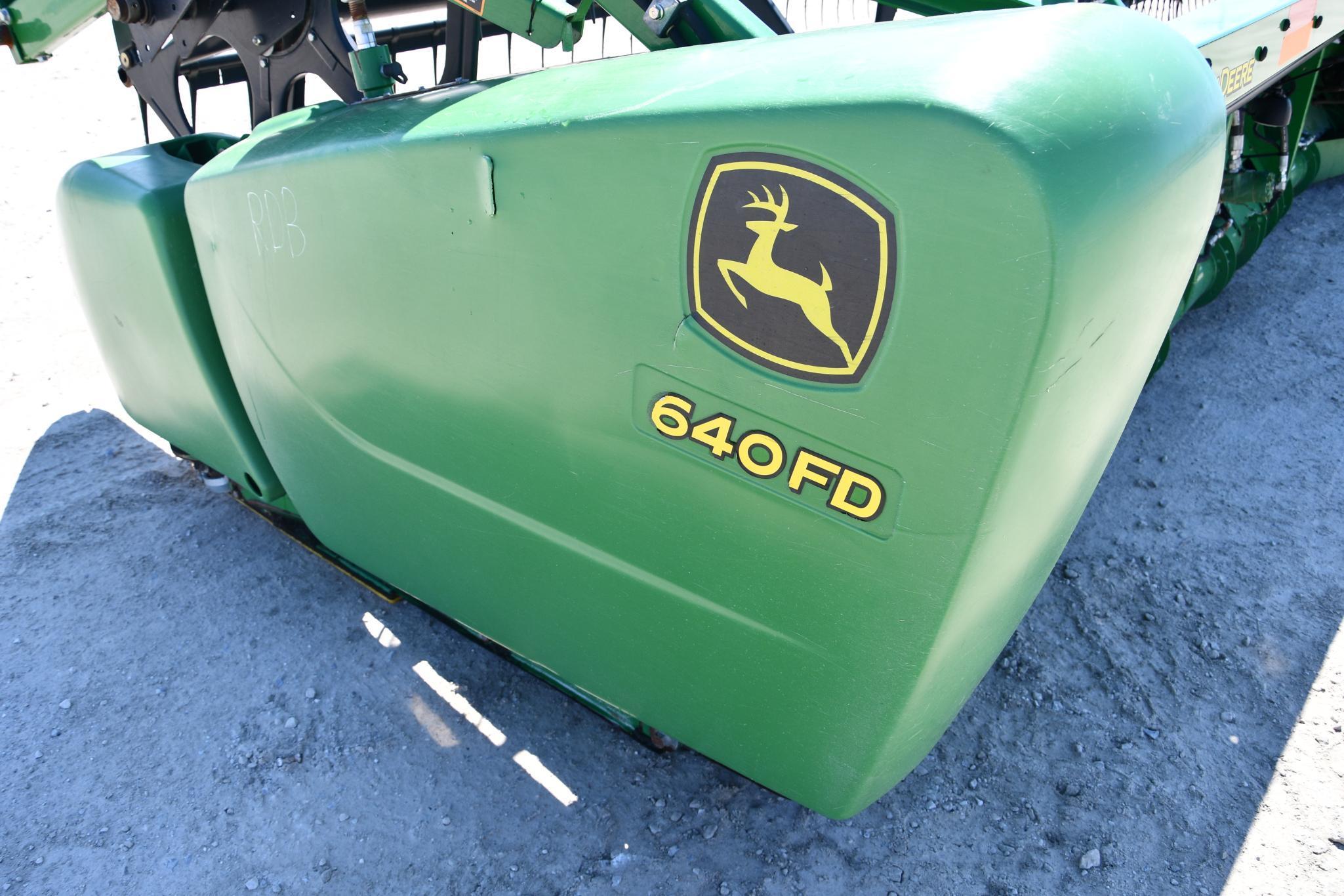 2013 John Deere 640FD 40' flex draper head