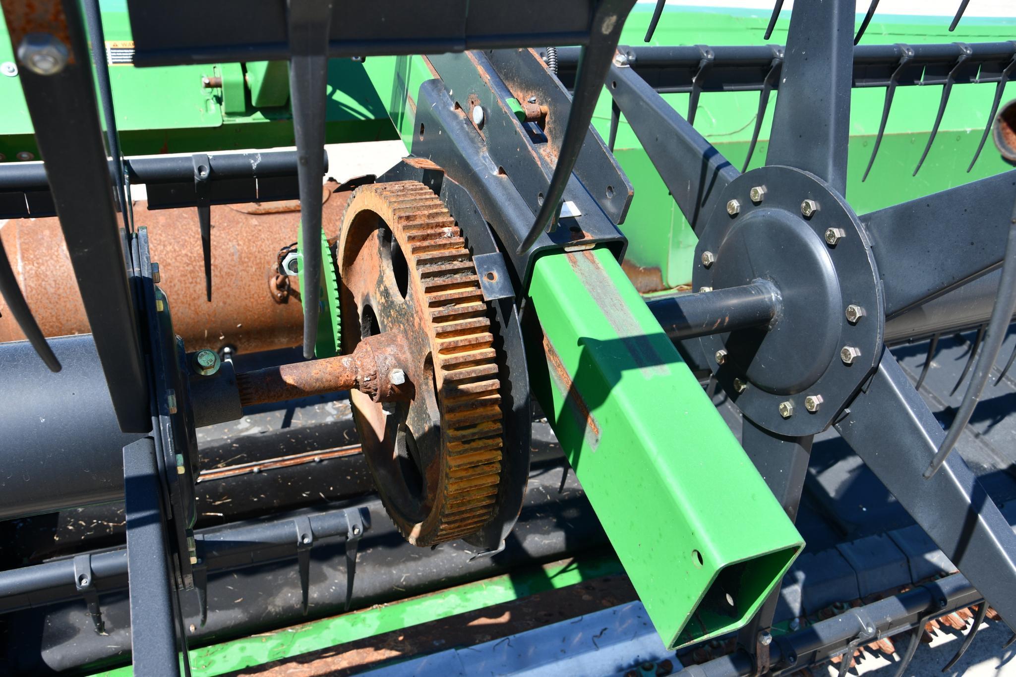 2013 John Deere 640FD 40' flex draper head