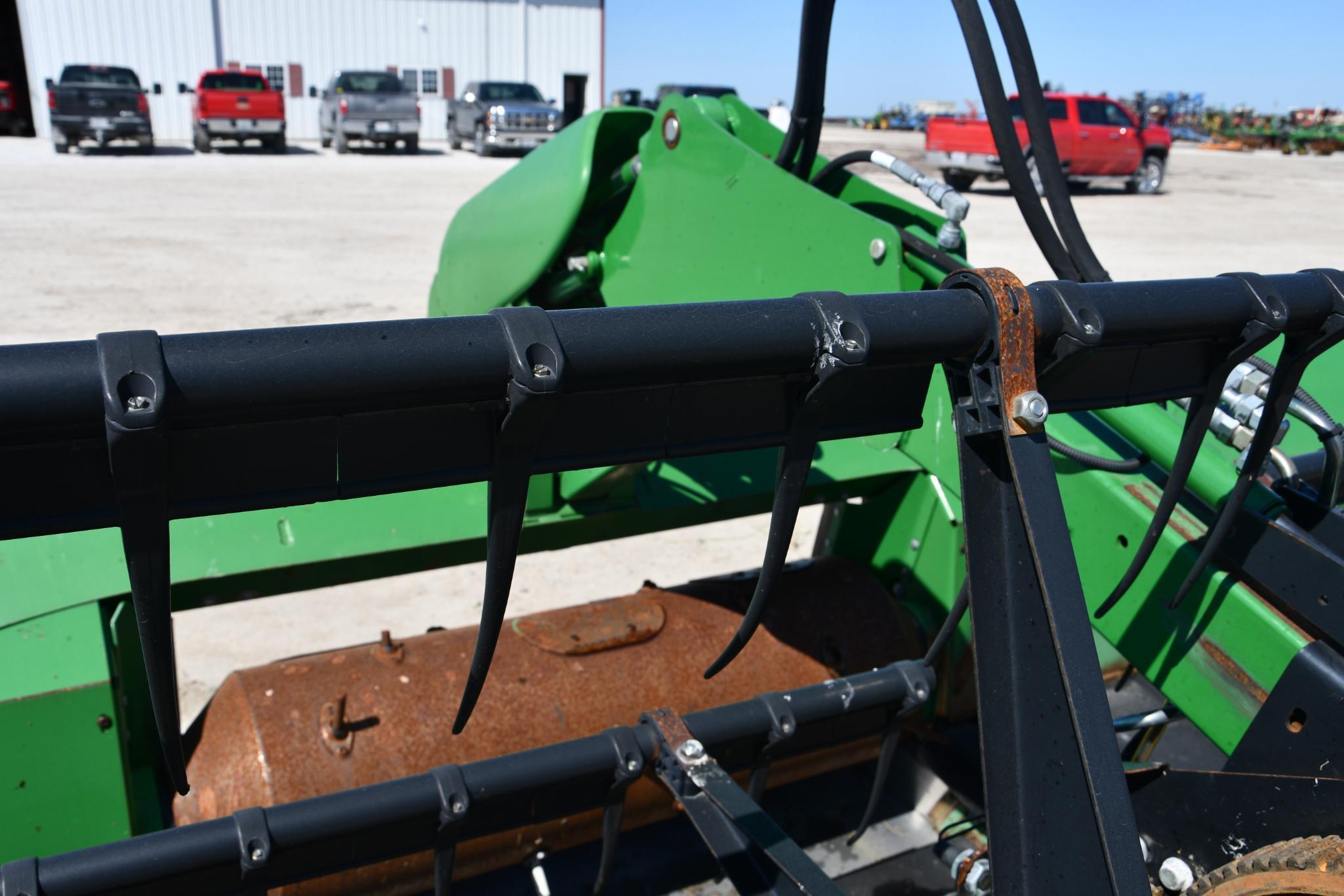 2013 John Deere 640FD 40' flex draper head