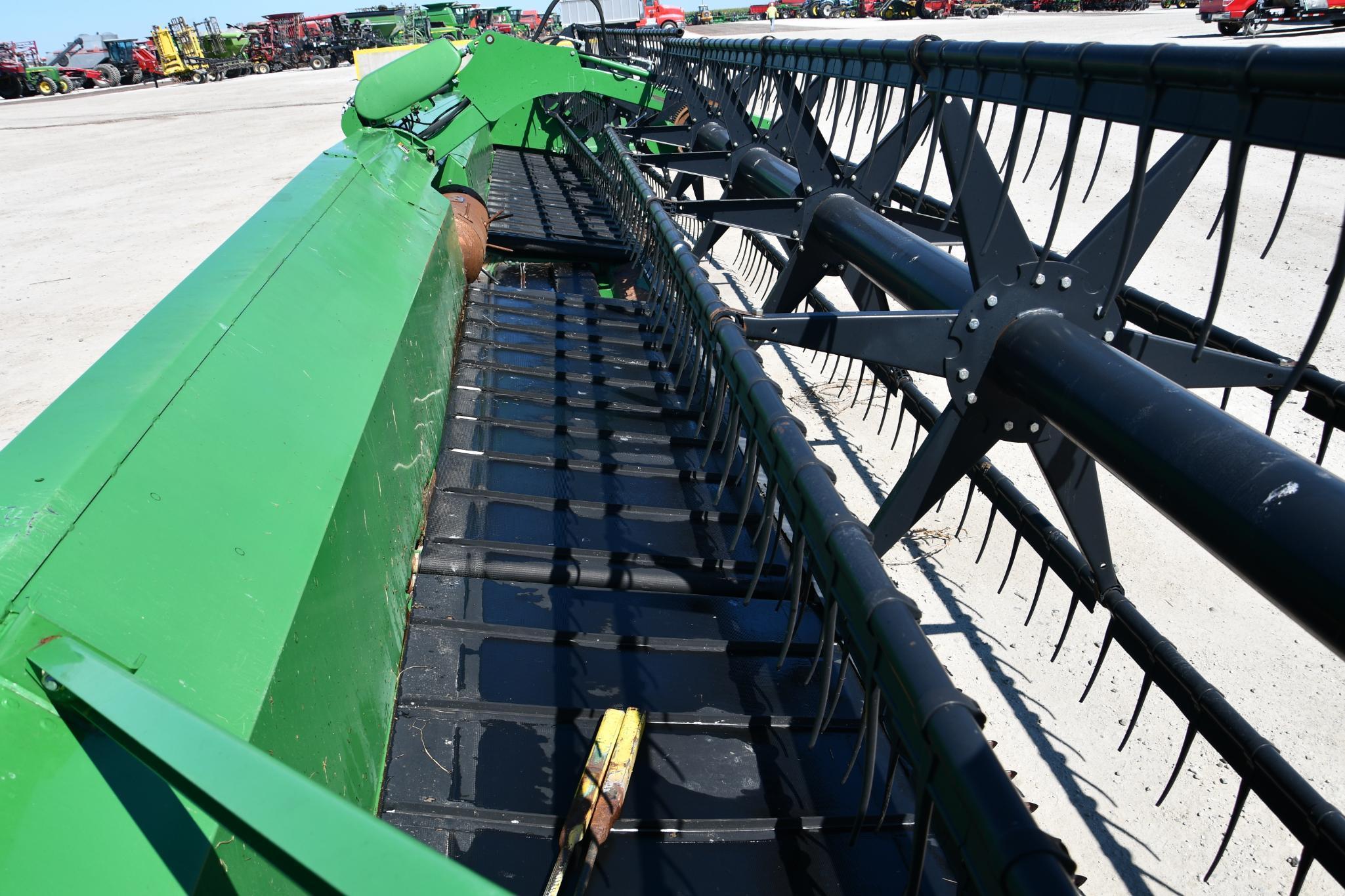 2013 John Deere 640FD 40' flex draper head