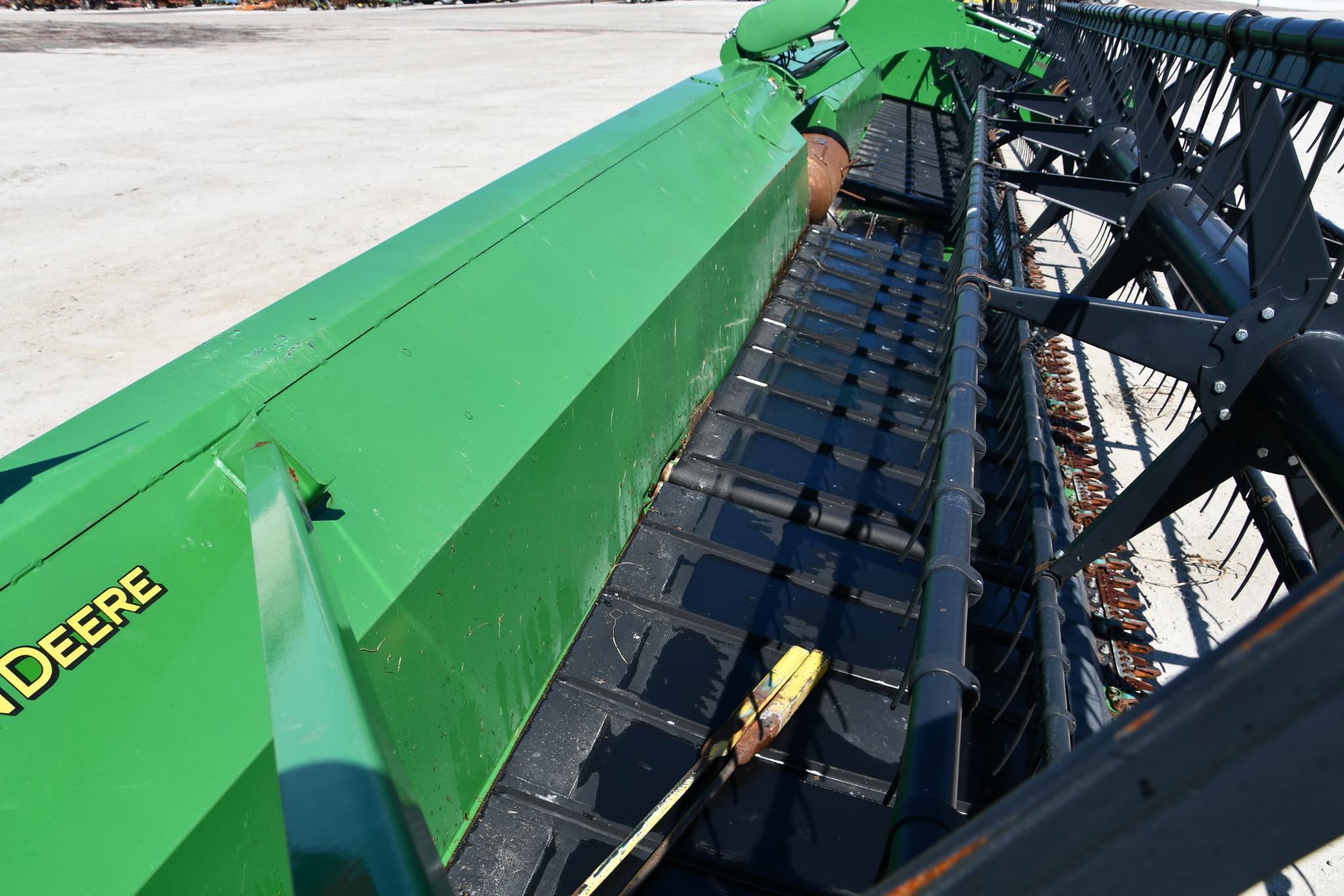 2013 John Deere 640FD 40' flex draper head
