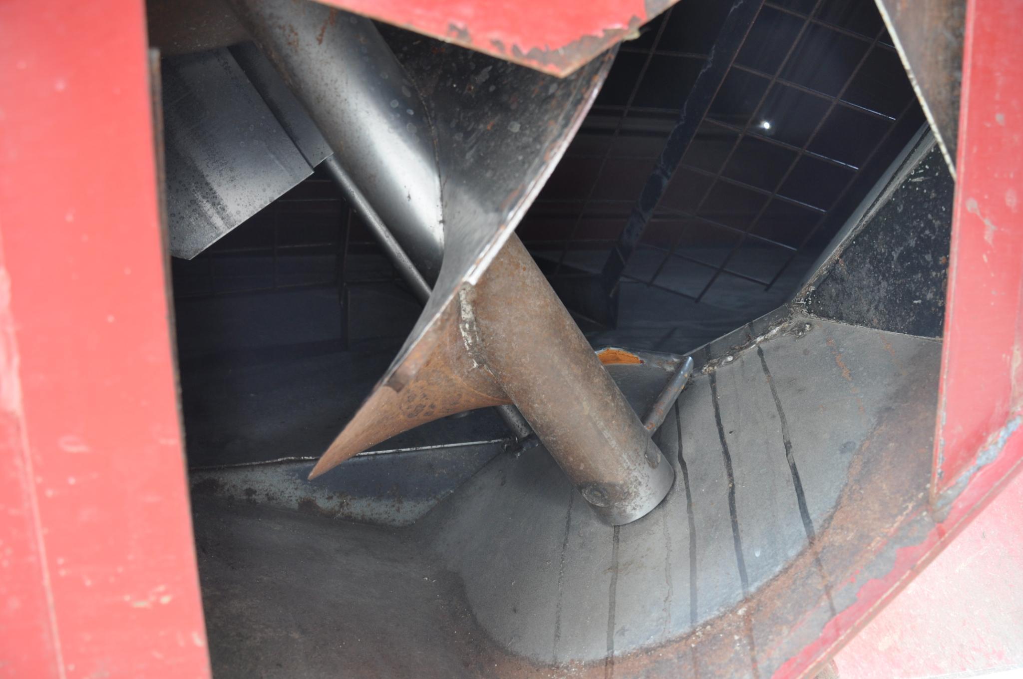 J&M 750 grain cart