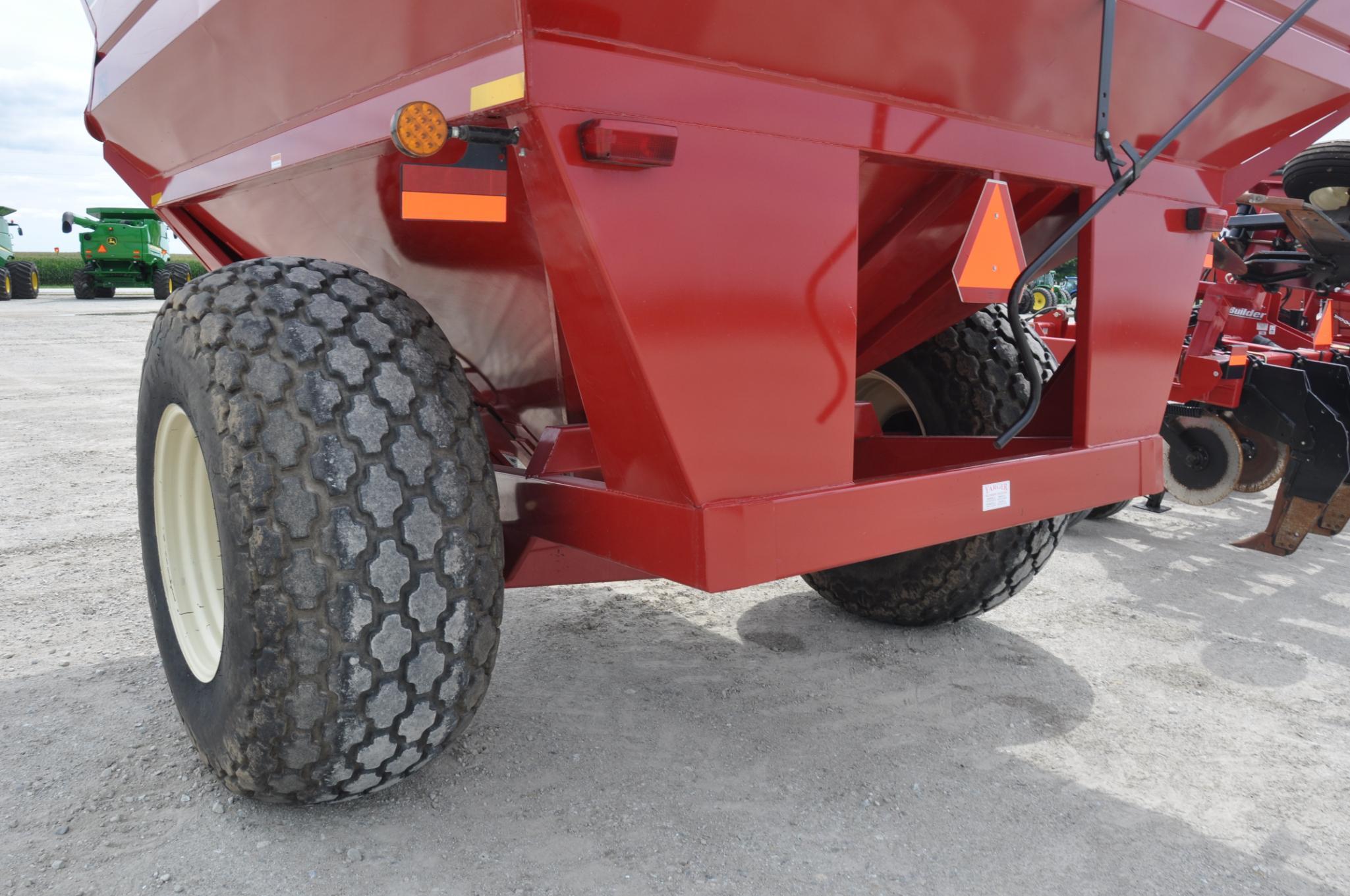 J&M 750 grain cart