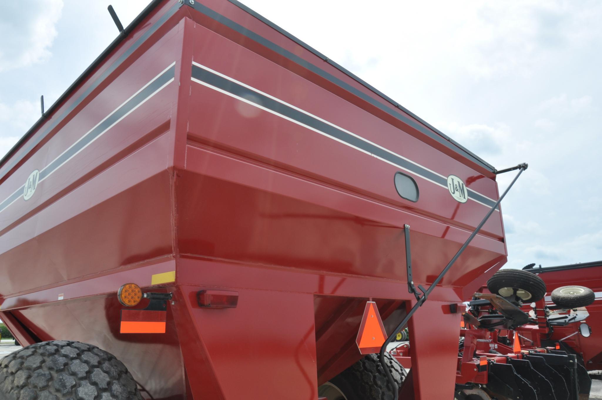 J&M 750 grain cart