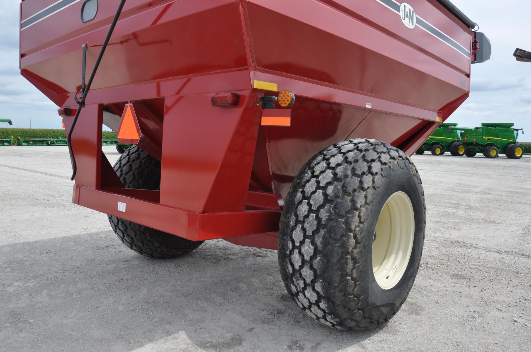 J&M 750 grain cart