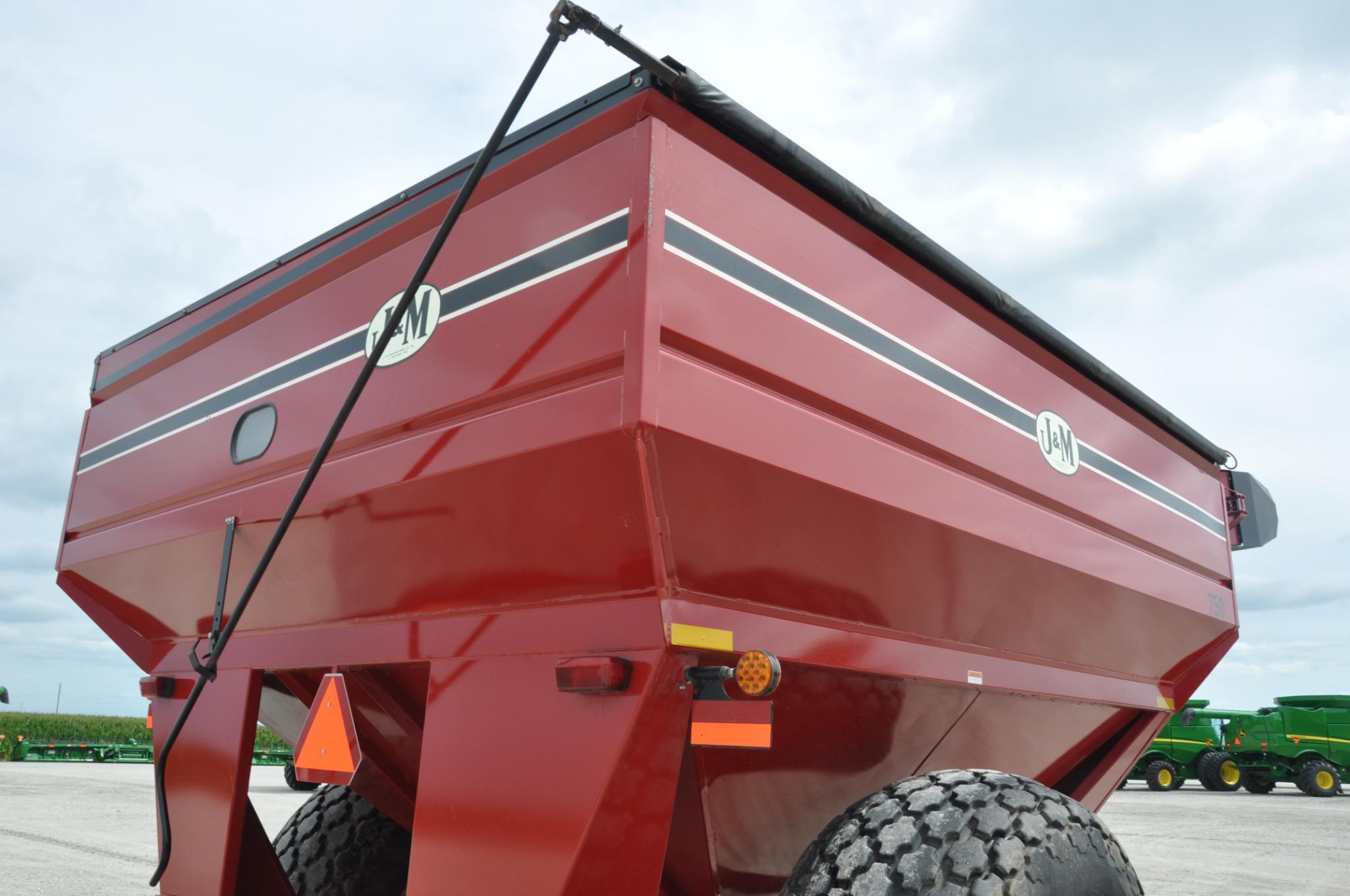 J&M 750 grain cart