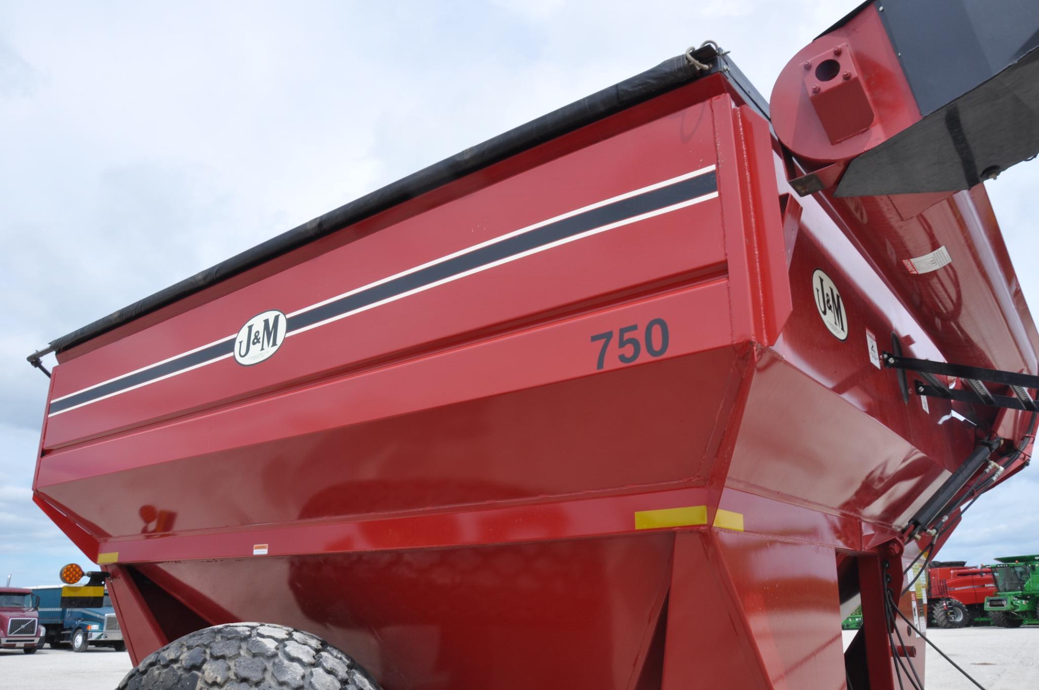 J&M 750 grain cart