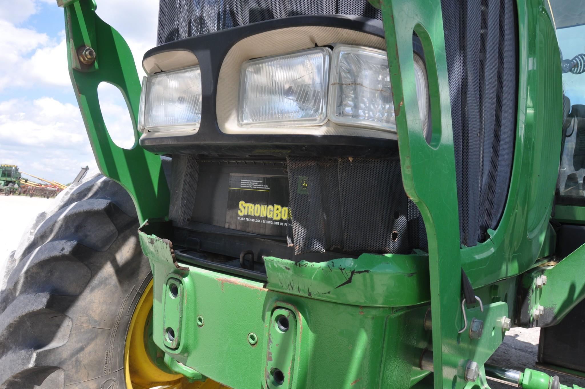 2003 John Deere 7520 MFWD tractor