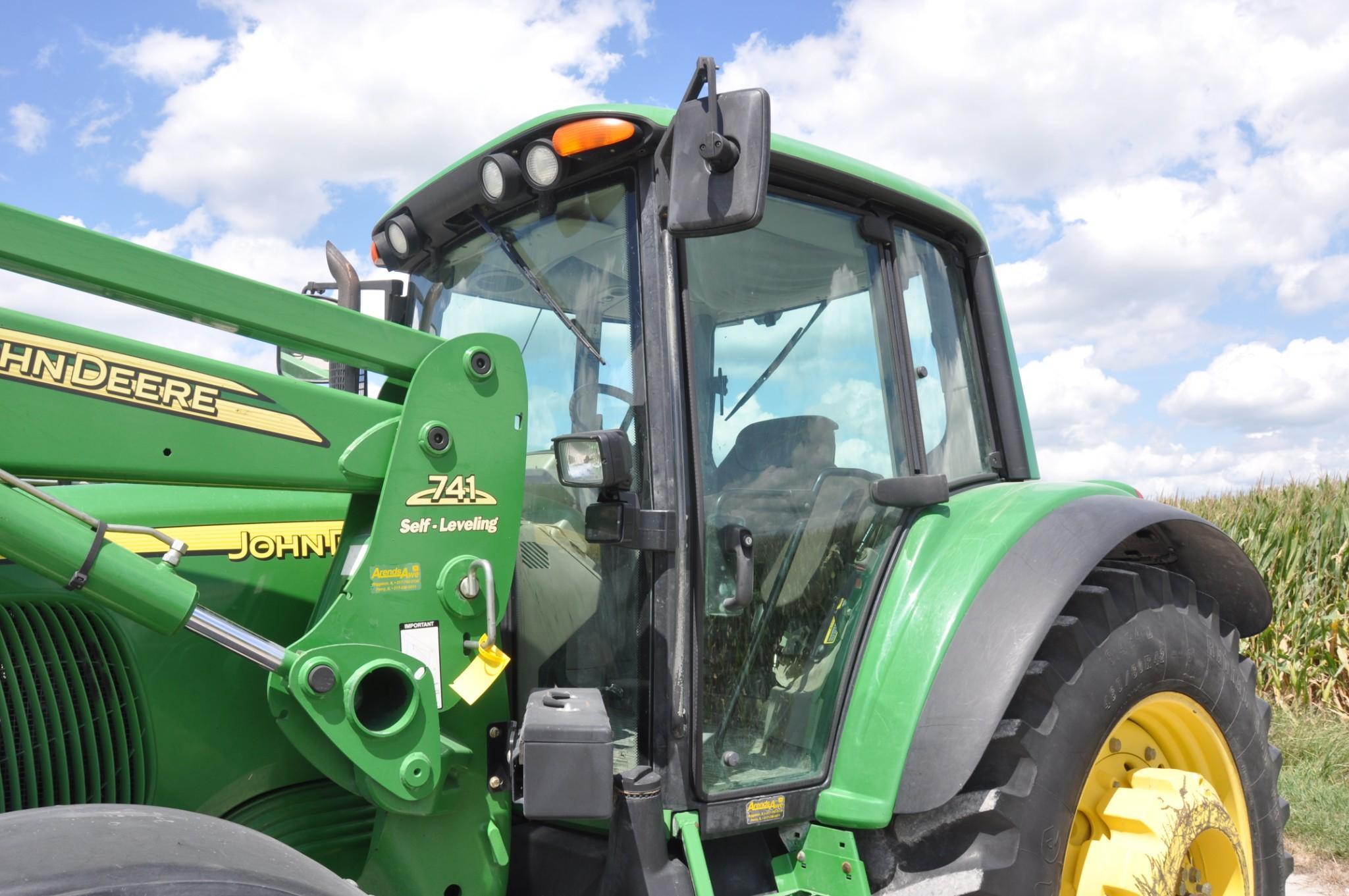 2003 John Deere 7520 MFWD tractor