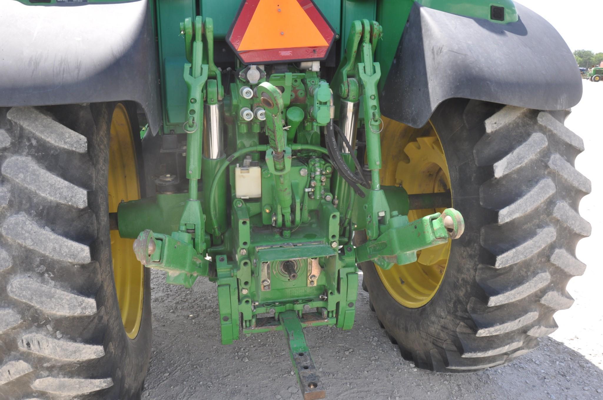 2003 John Deere 7520 MFWD tractor