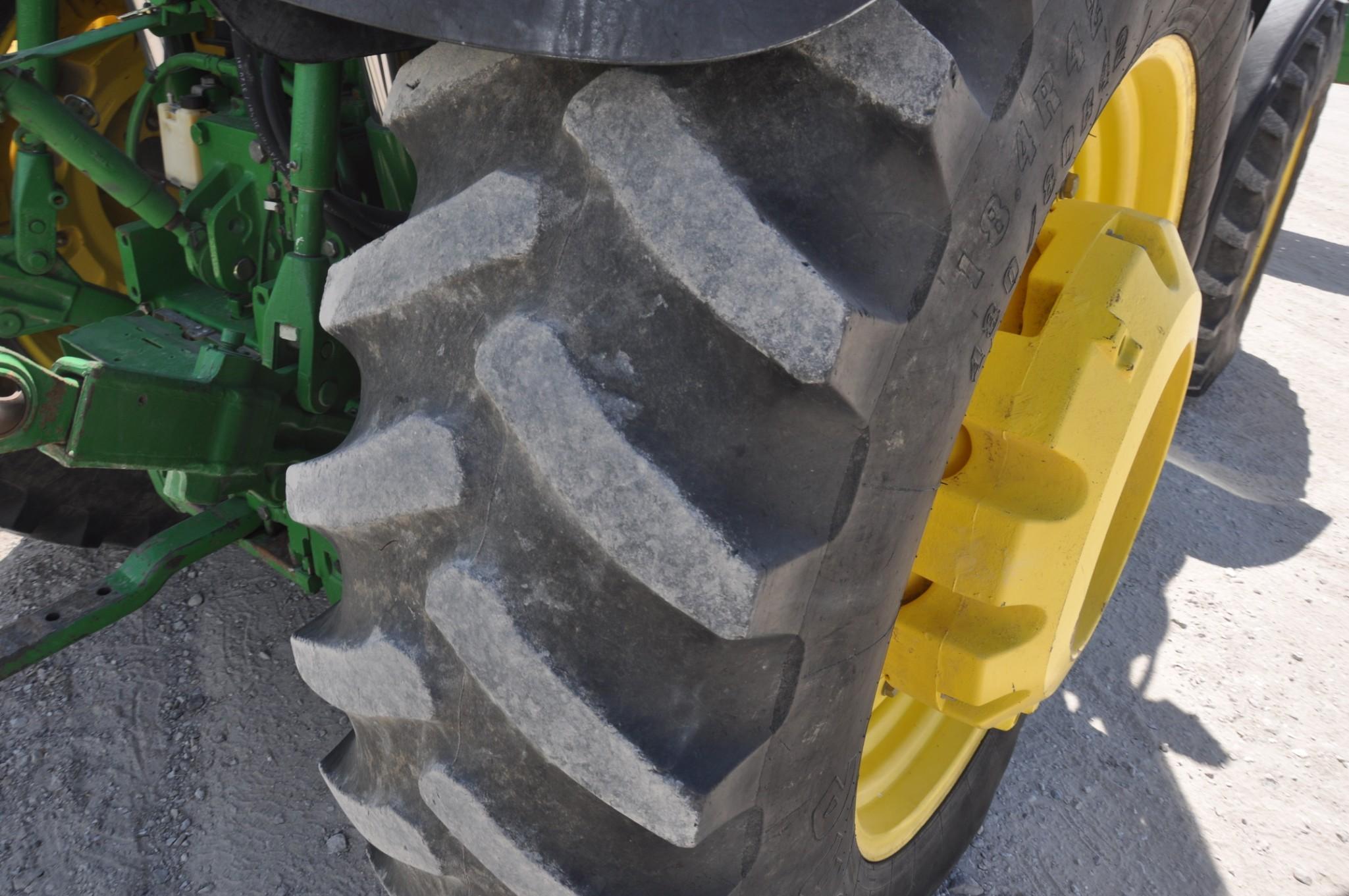 2003 John Deere 7520 MFWD tractor