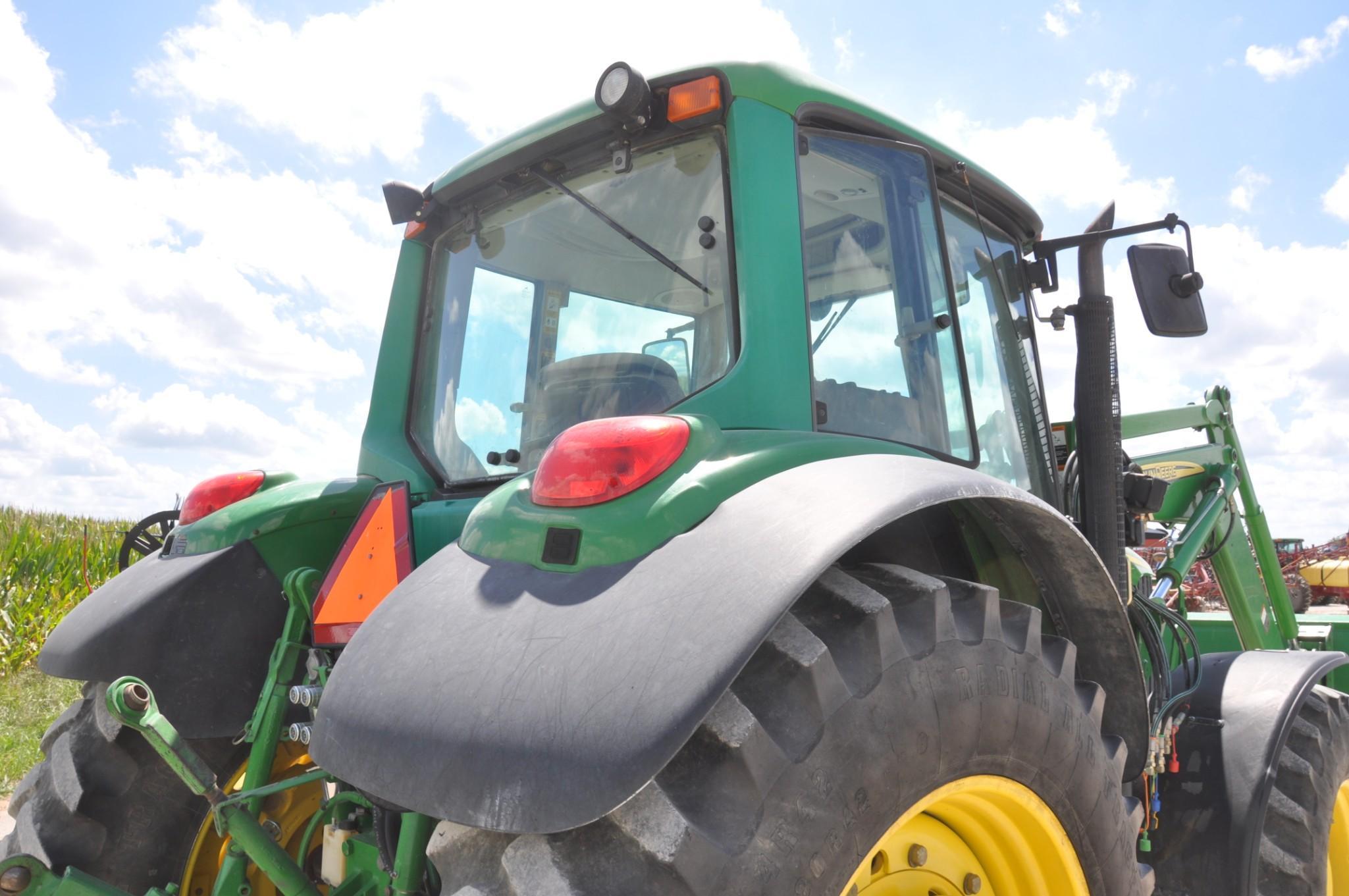 2003 John Deere 7520 MFWD tractor