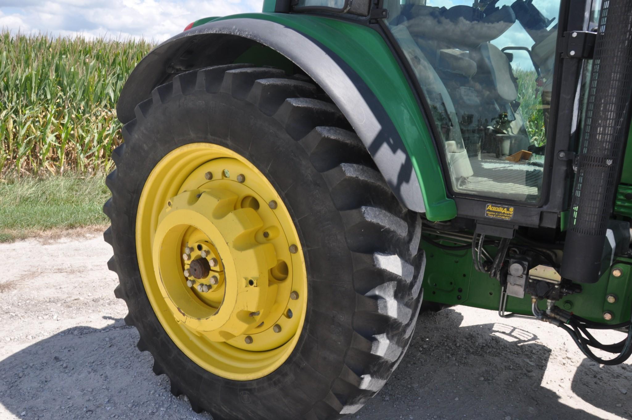 2003 John Deere 7520 MFWD tractor