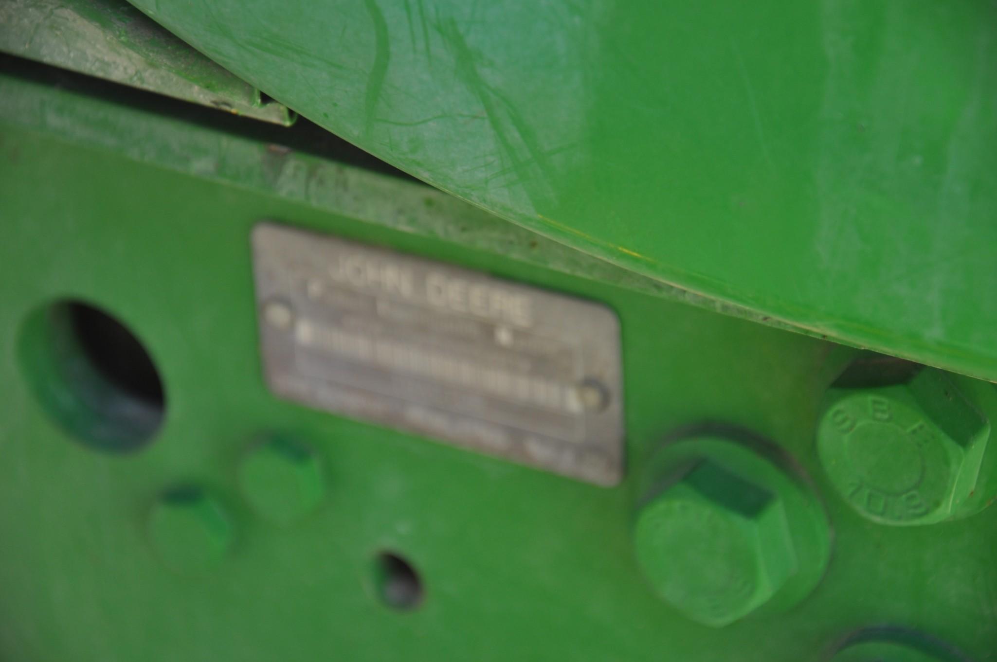 2003 John Deere 7520 MFWD tractor