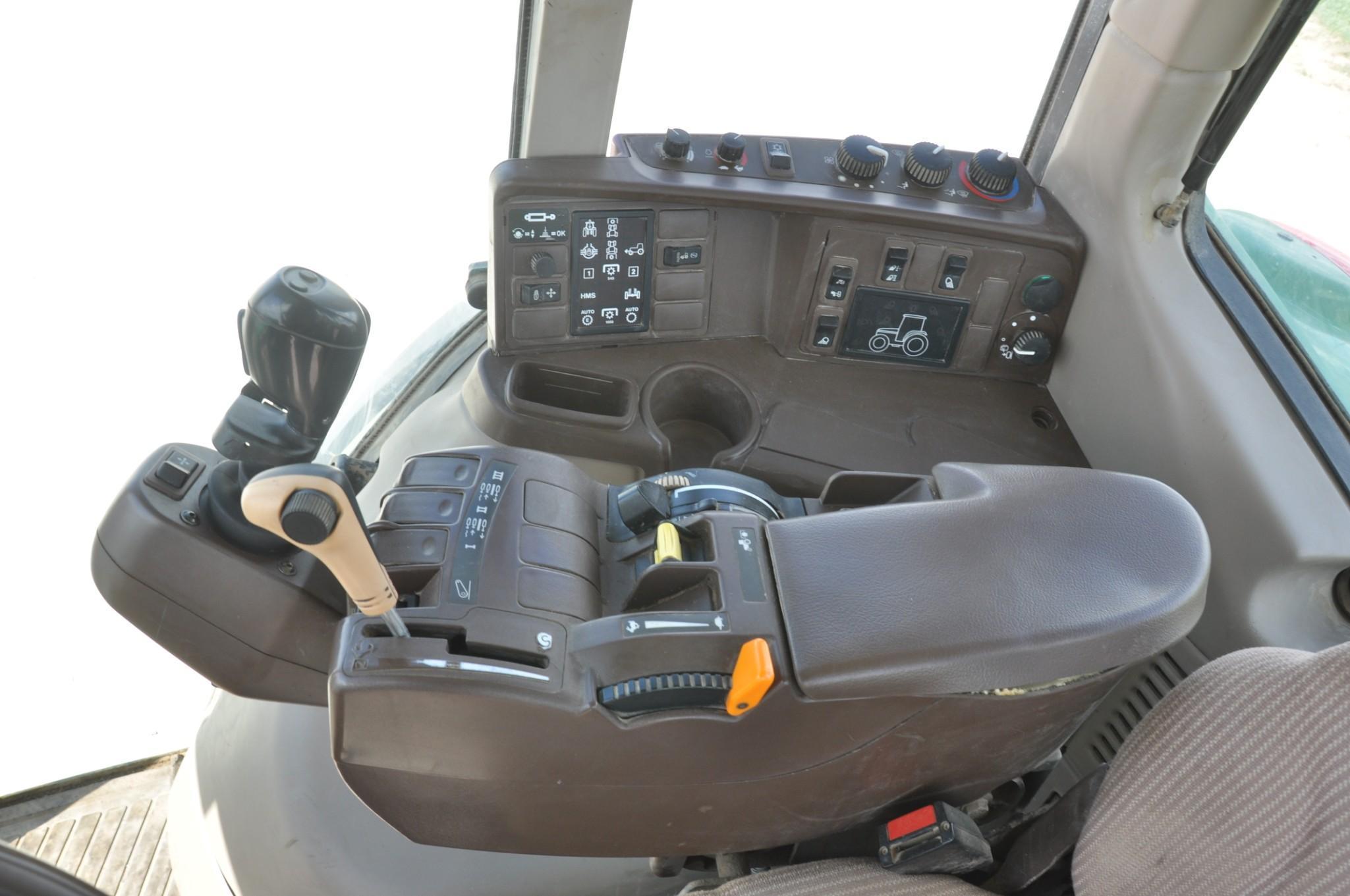 2003 John Deere 7520 MFWD tractor