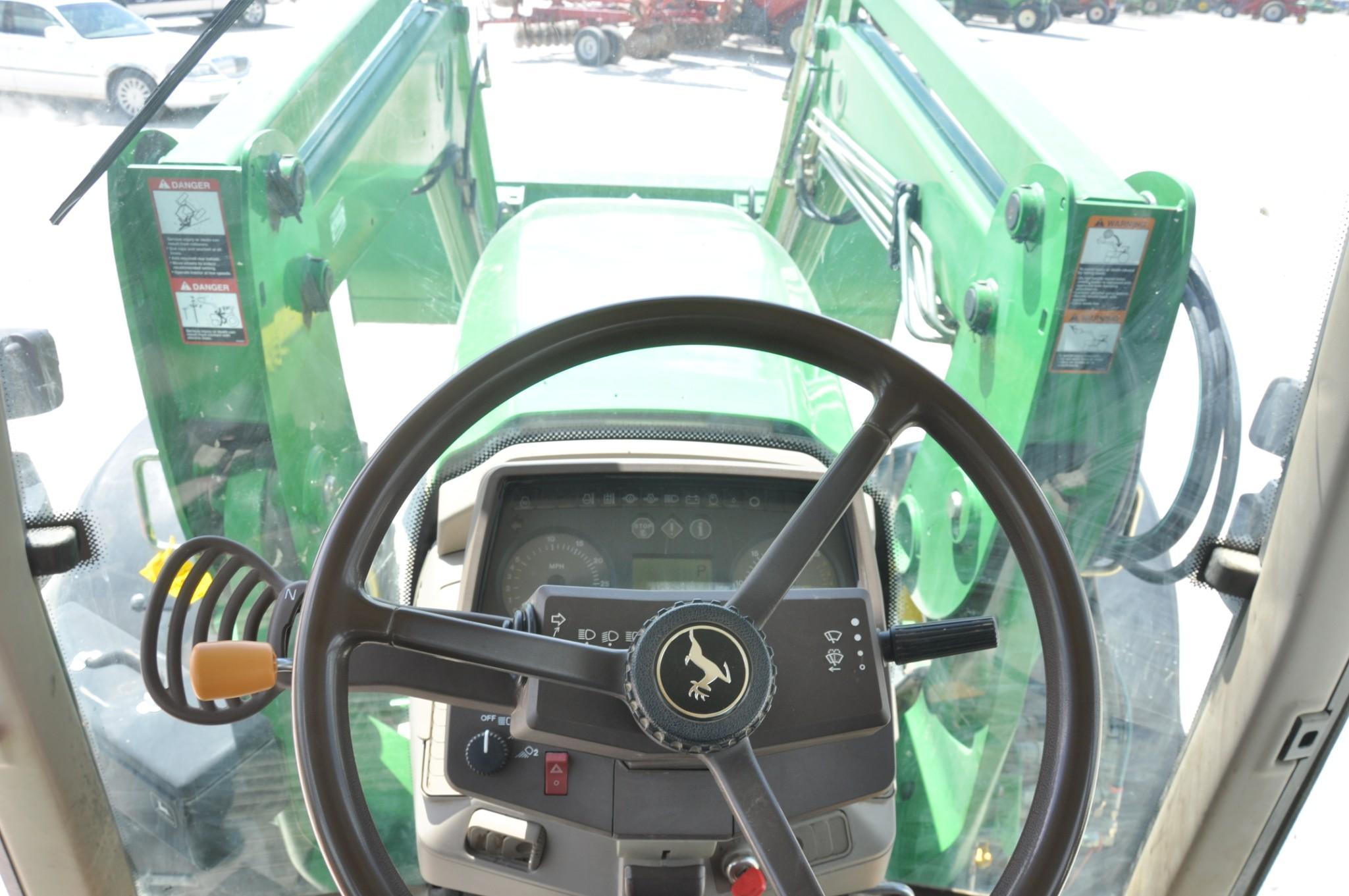 2003 John Deere 7520 MFWD tractor