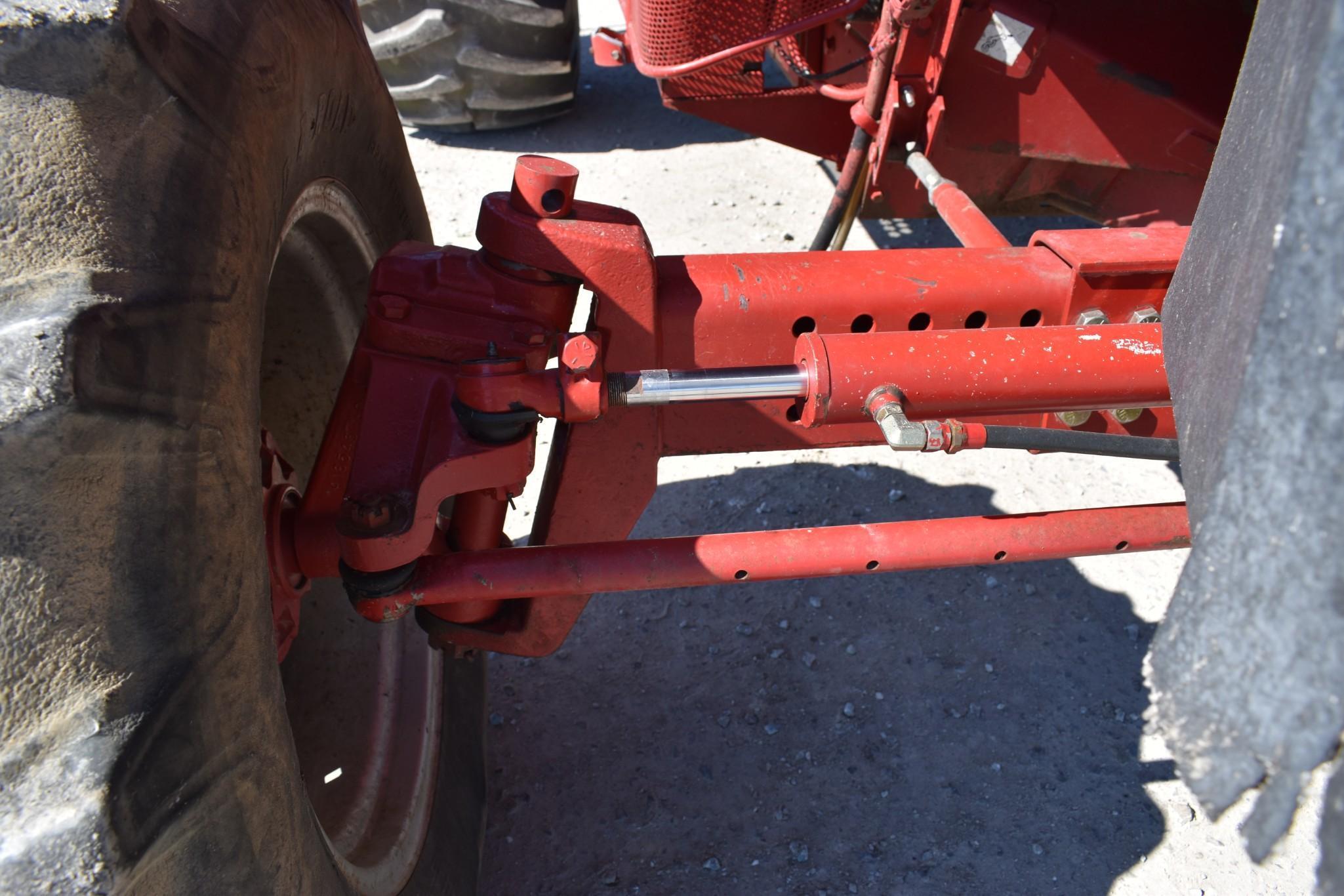 Case-IH 2366 2wd combine