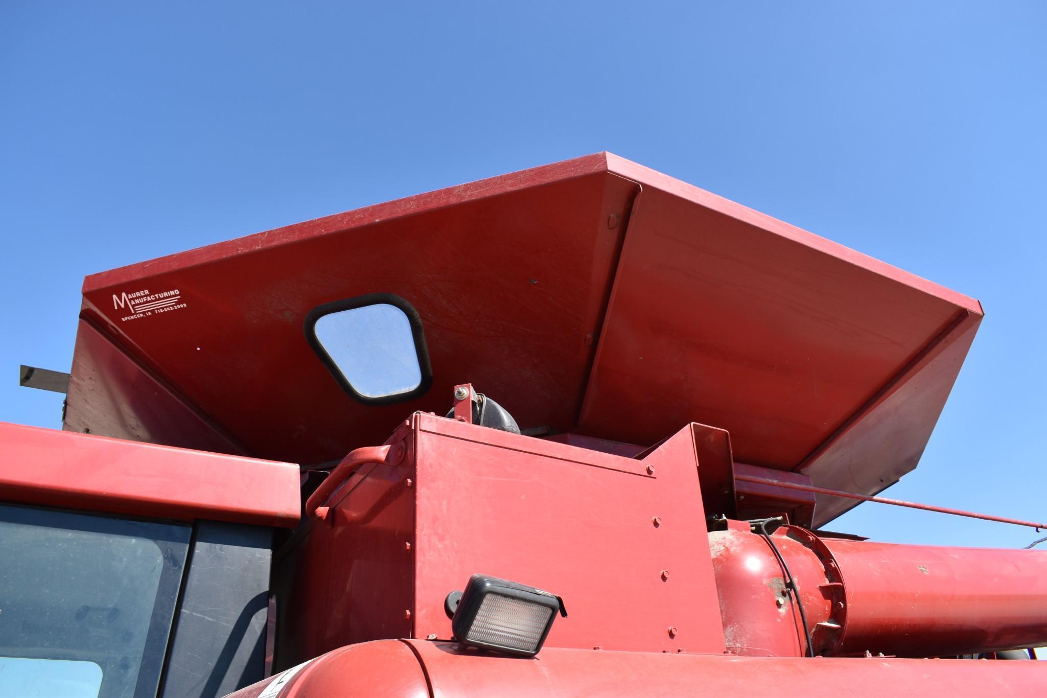 Case-IH 2366 2wd combine