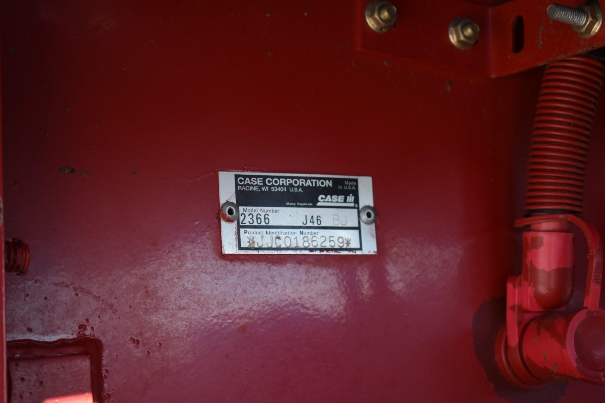 Case-IH 2366 2wd combine