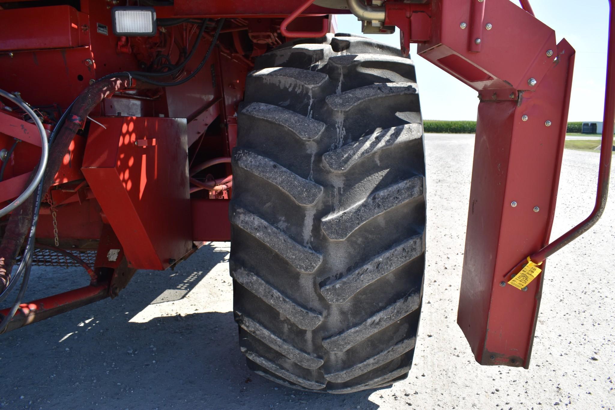Case-IH 2366 2wd combine