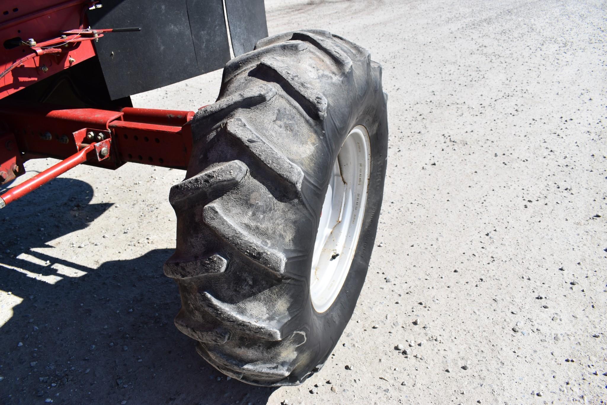 Case-IH 2366 2wd combine