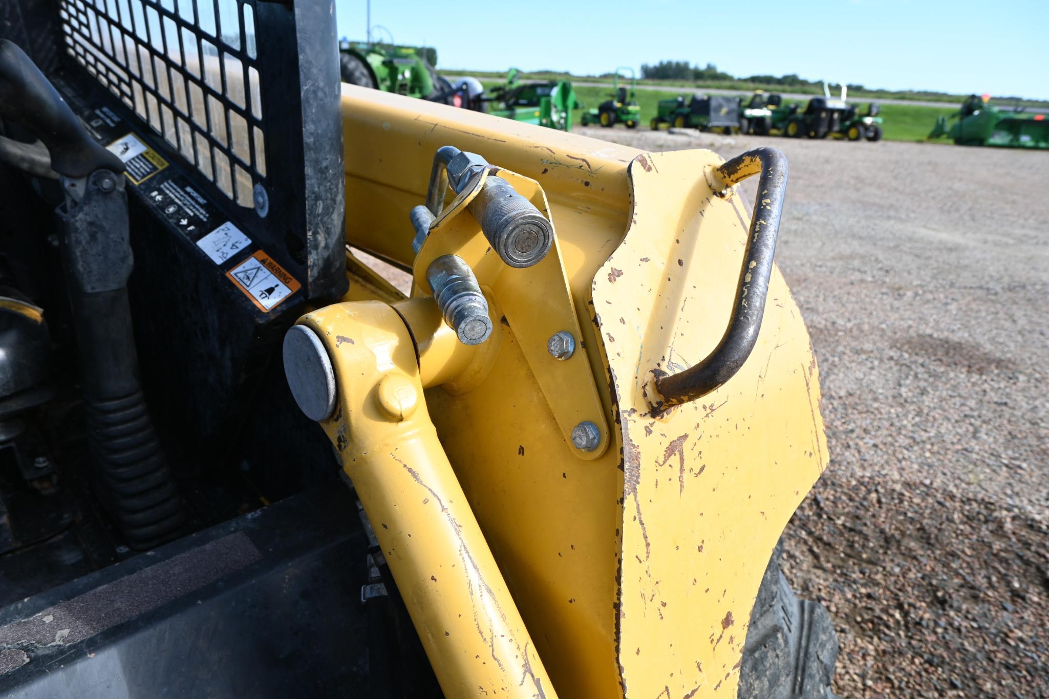 2003 JD 250 Series II skidsteer