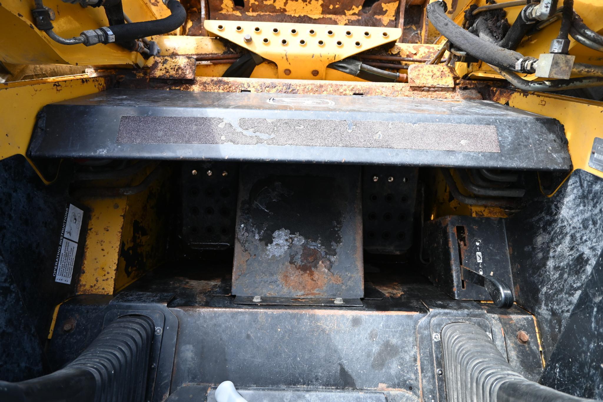 2003 JD 250 Series II skidsteer