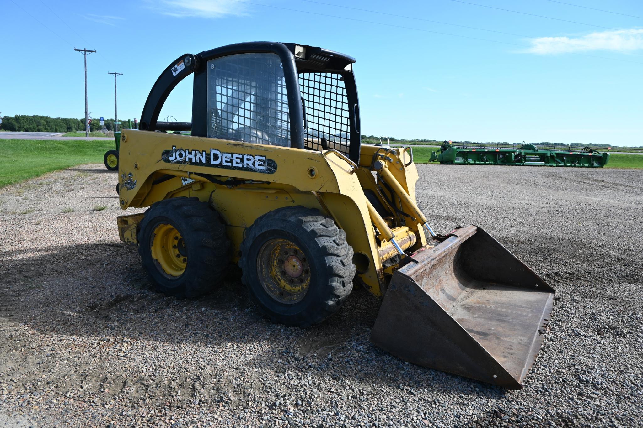 2003 JD 250 Series II skidsteer