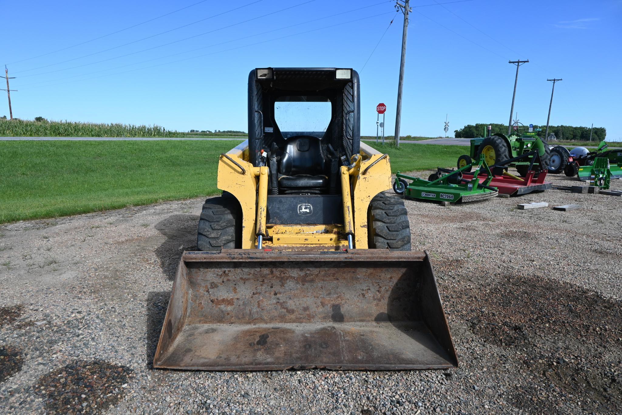 2003 JD 250 Series II skidsteer