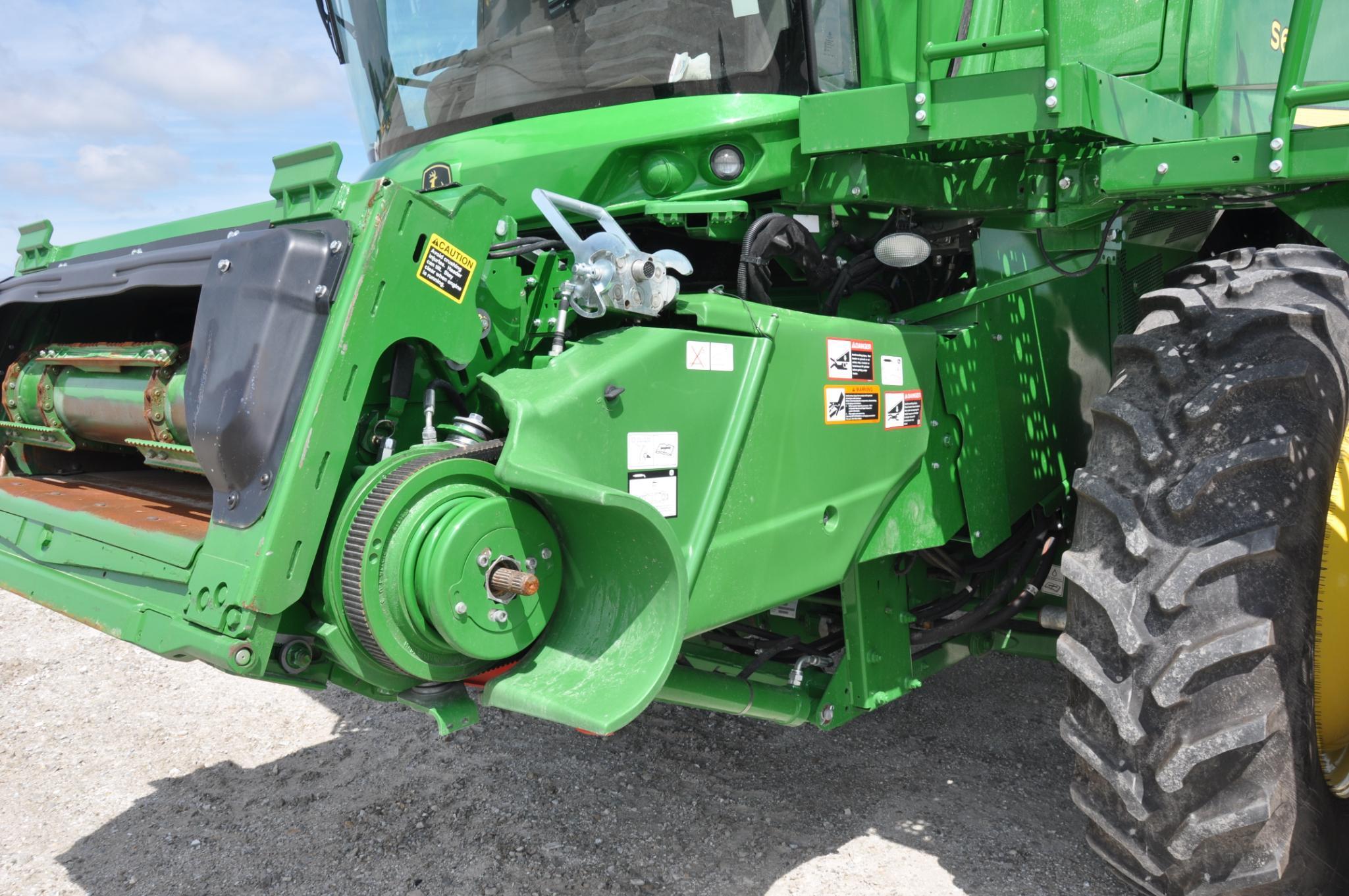 2017 John Deere S660 2wd combine