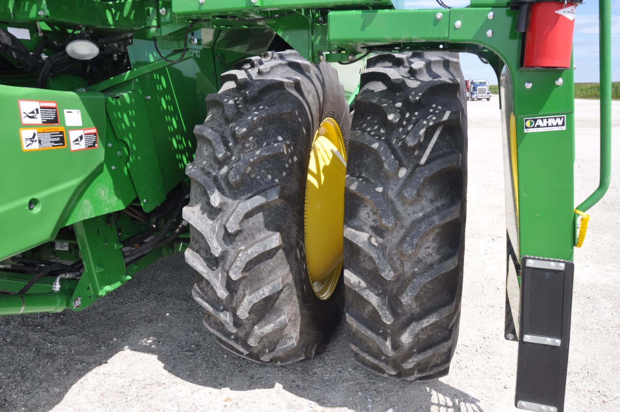 2017 John Deere S660 2wd combine