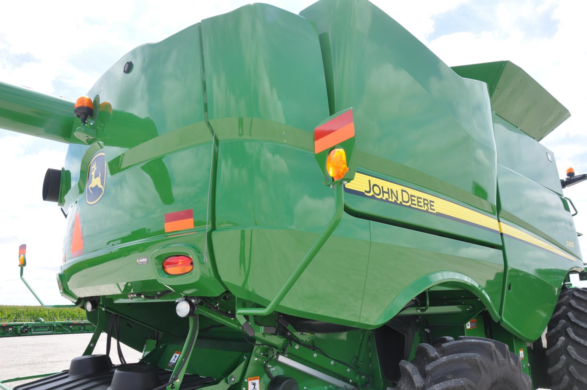 2017 John Deere S660 2wd combine