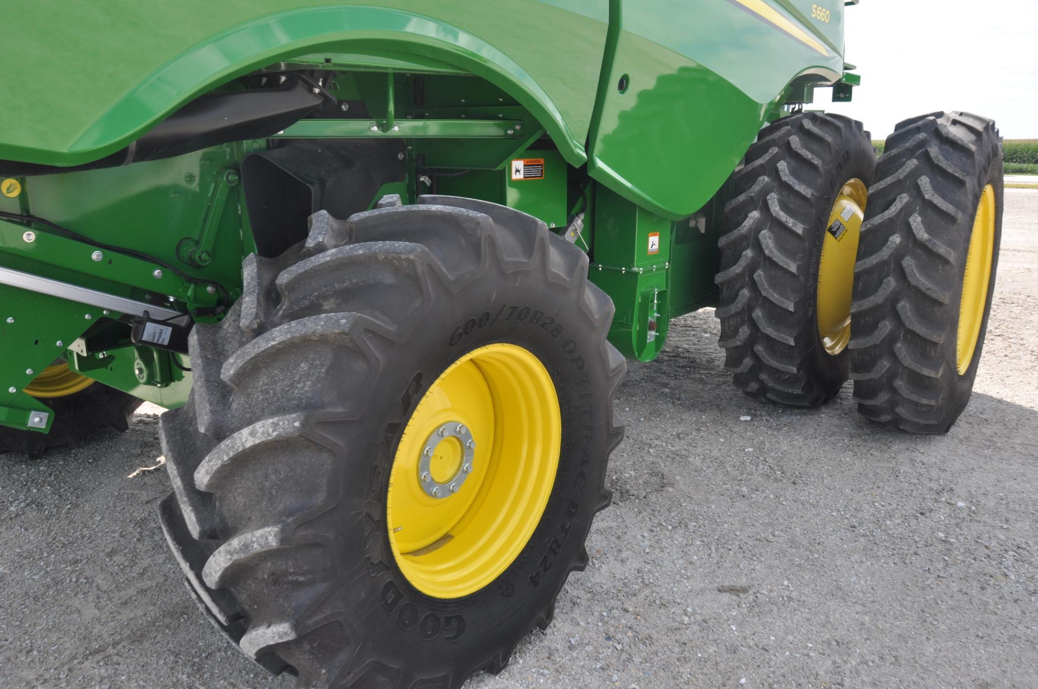 2017 John Deere S660 2wd combine