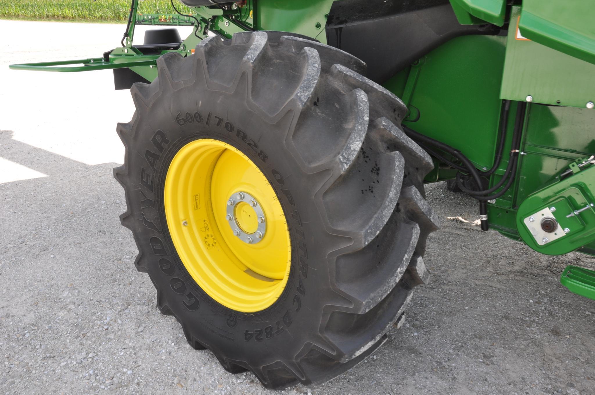 2017 John Deere S660 2wd combine