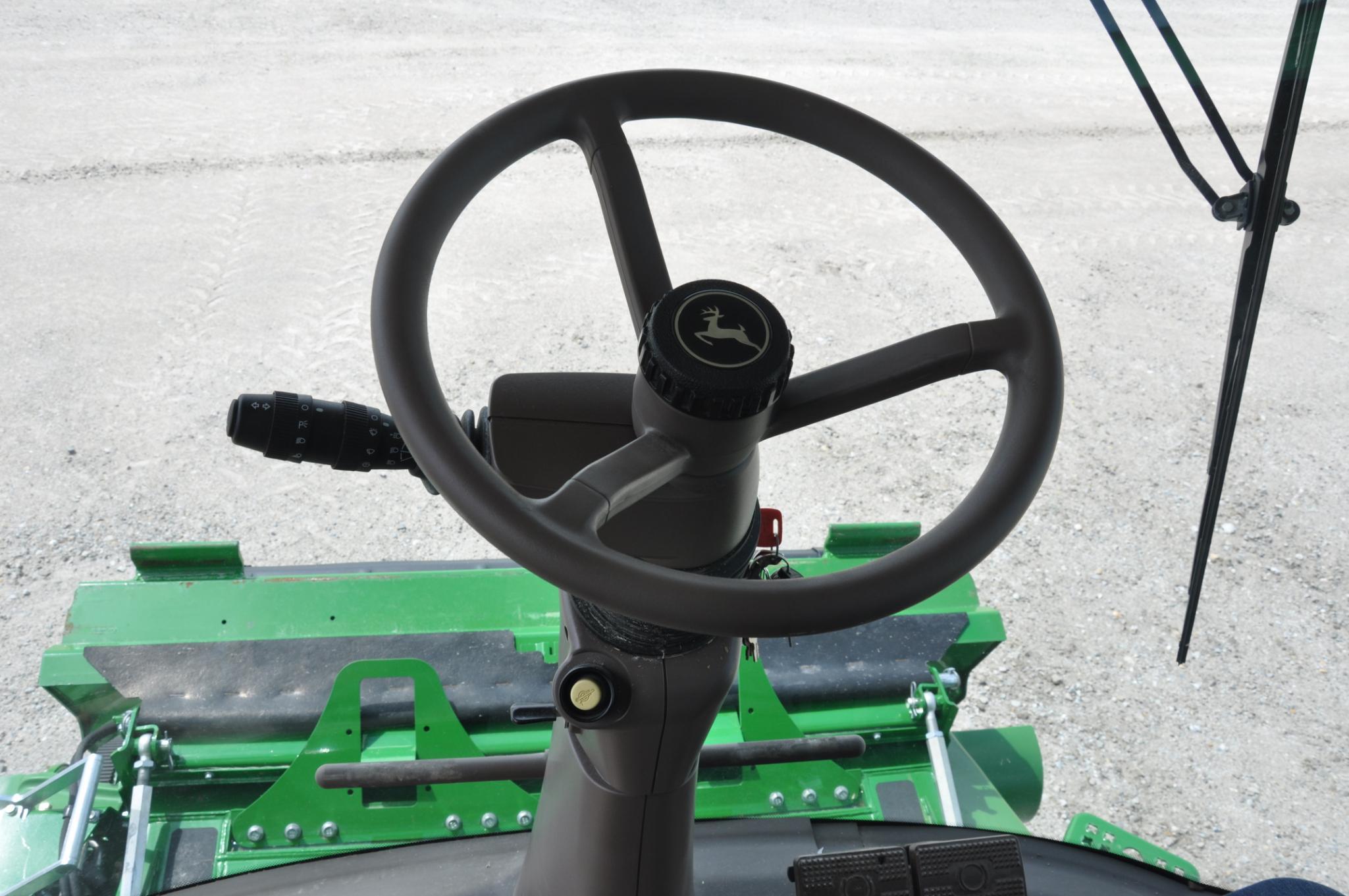 2017 John Deere S660 2wd combine