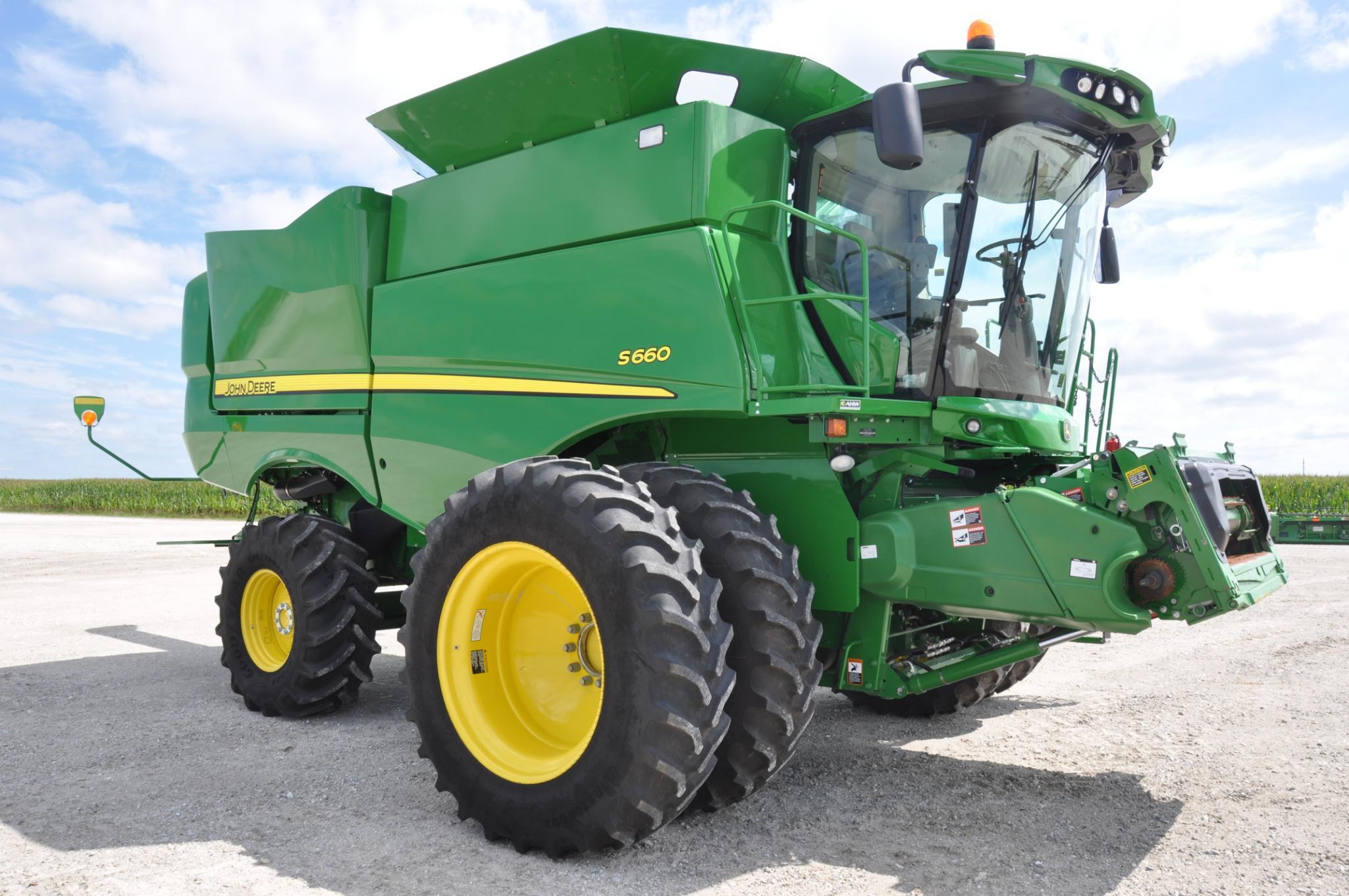 2017 John Deere S660 2wd combine