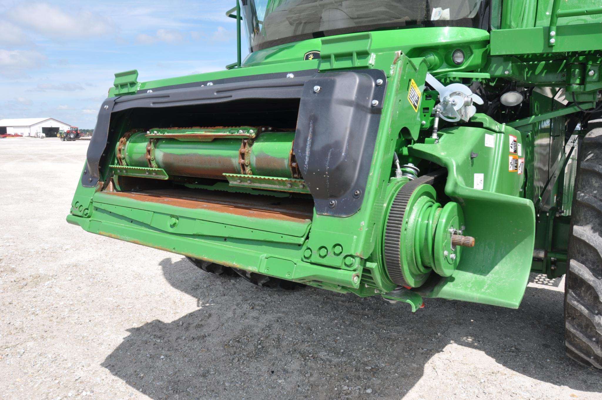 2017 John Deere S660 2wd combine