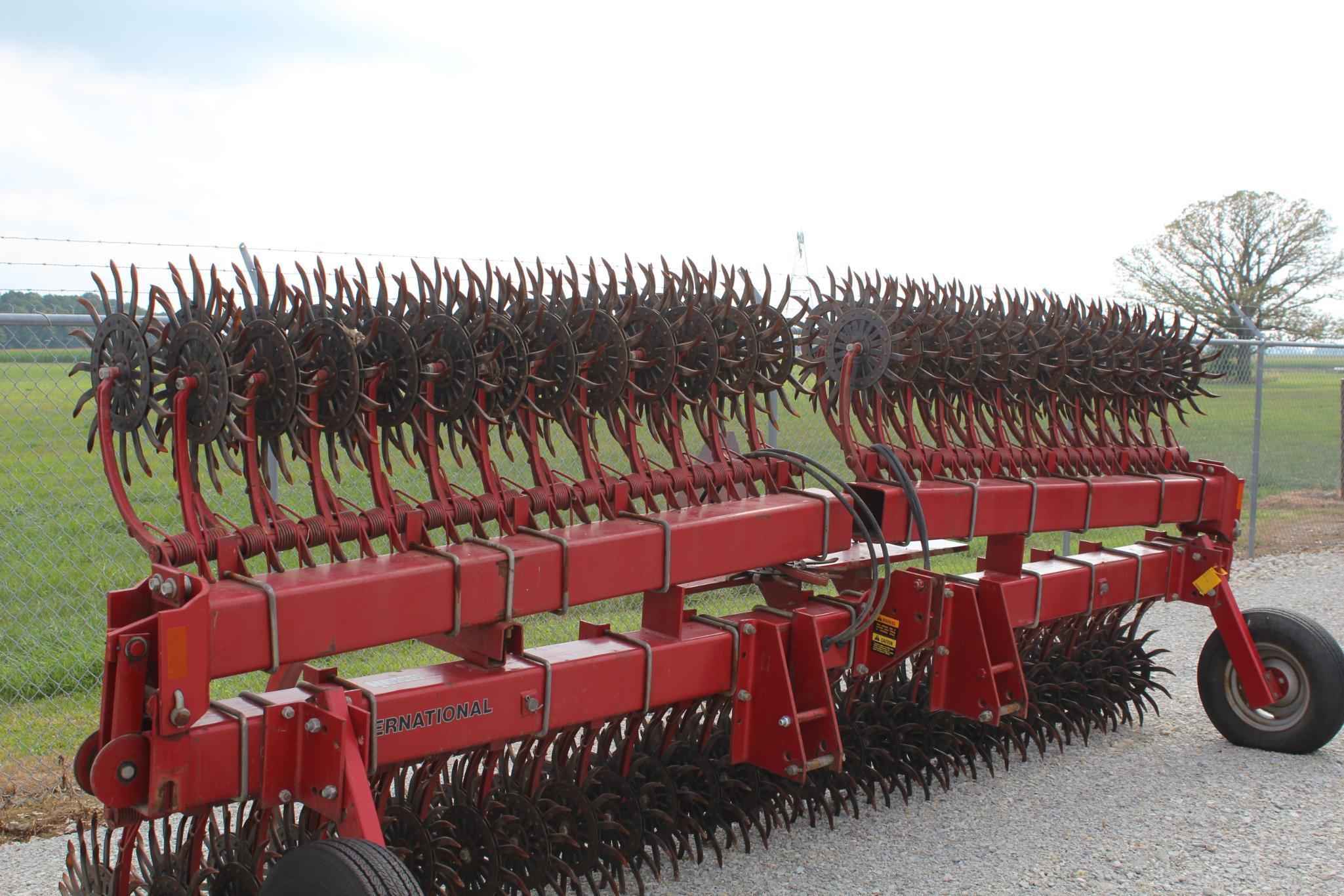 Case-IH 181 30' 3-pt. rotary hoe