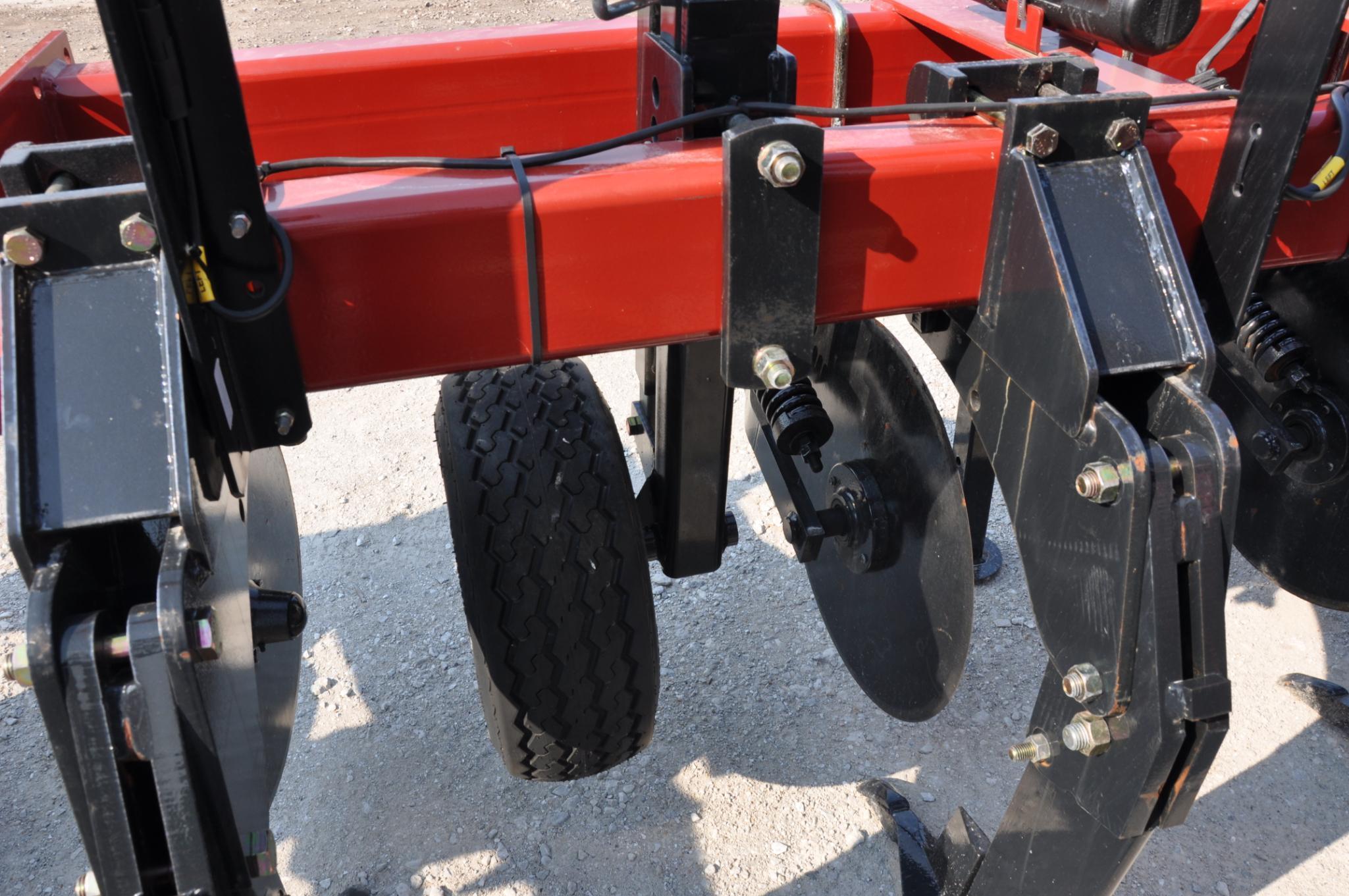 2018 Case-IH 2500 5-shank 3-pt. inline ripper