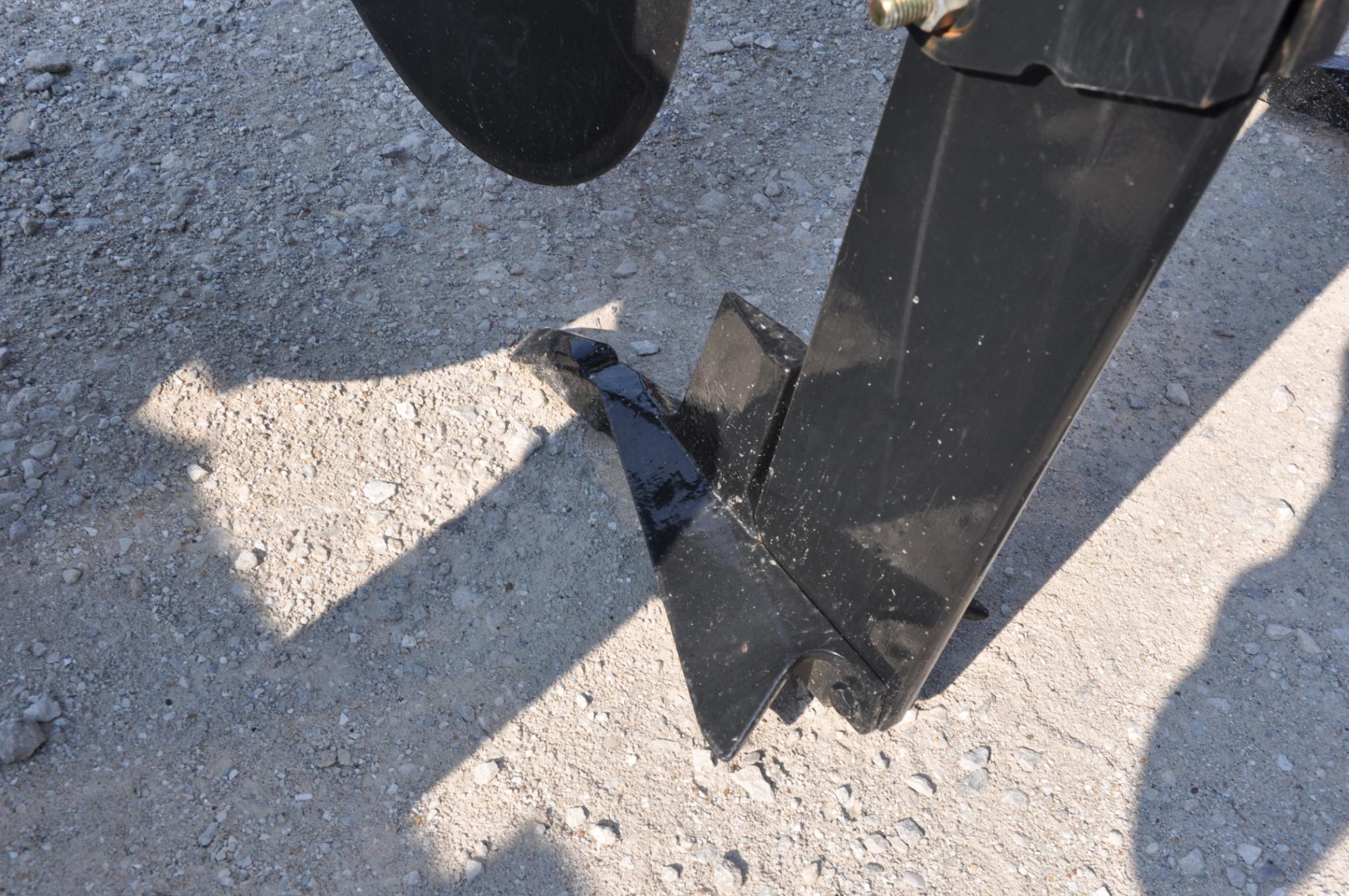 2018 Case-IH 2500 5-shank 3-pt. inline ripper