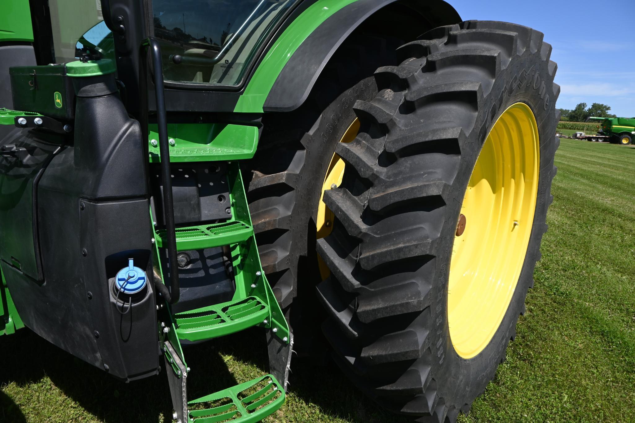 2018 John Deere 8345R MFWD tractor