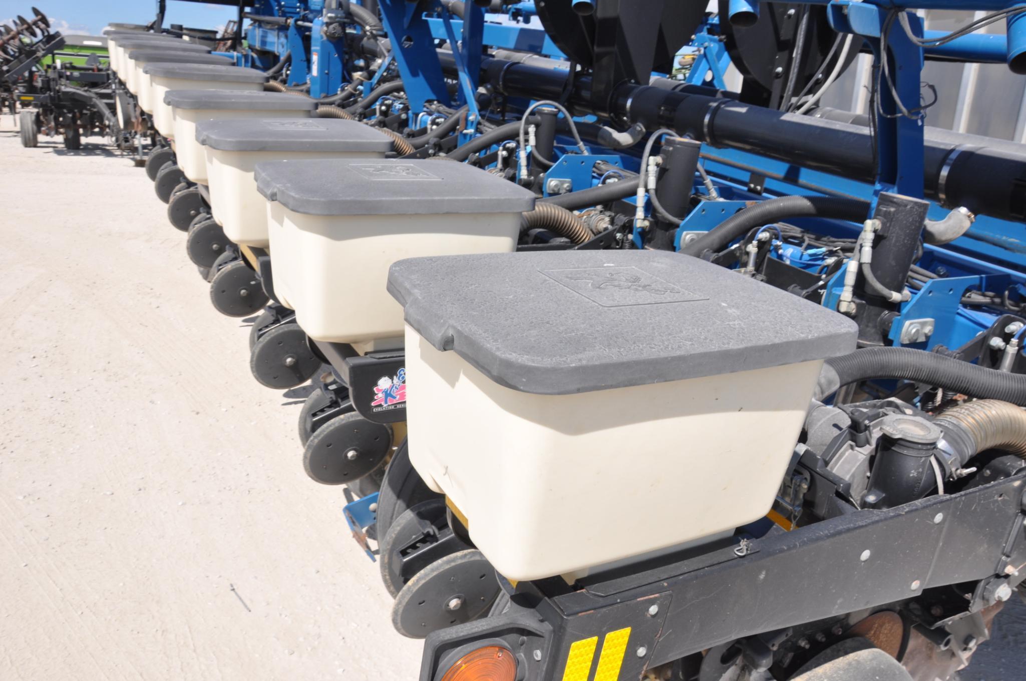 Kinze...3800 24 row 30" planter