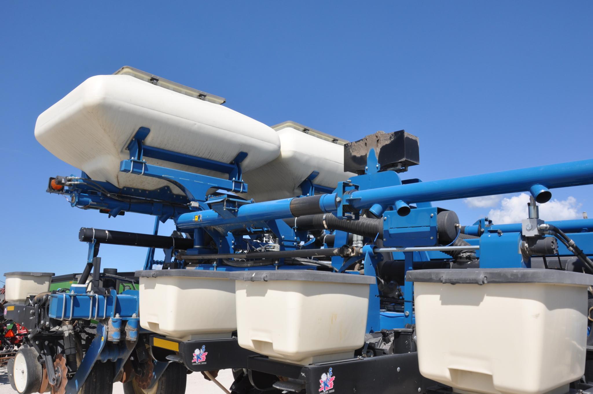 Kinze...3800 24 row 30" planter