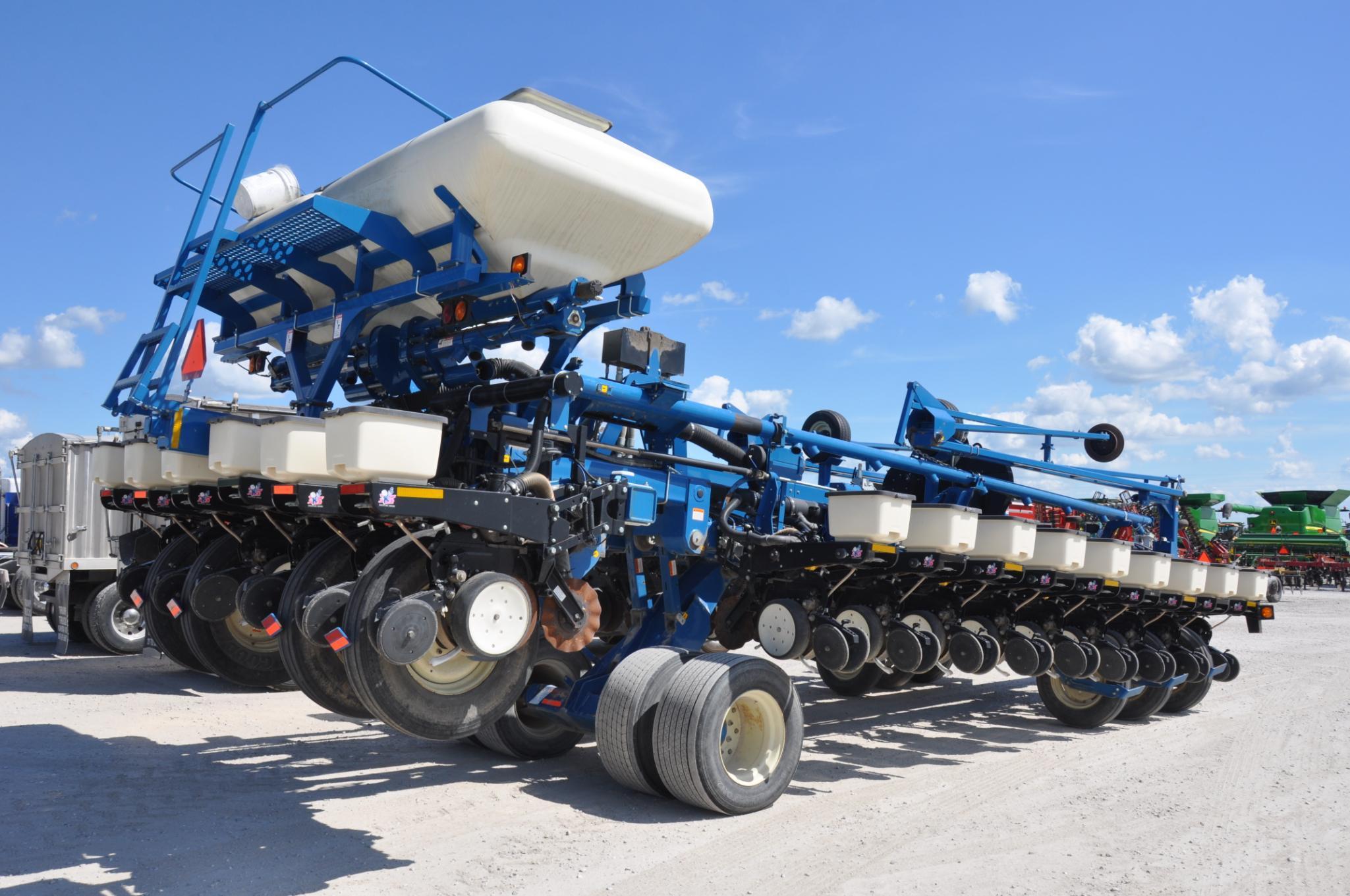 Kinze...3800 24 row 30" planter
