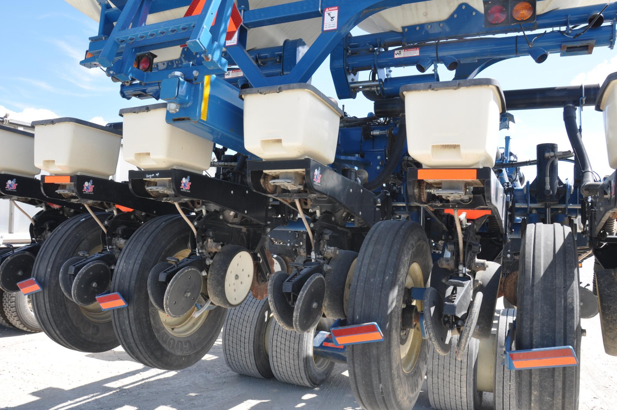 Kinze...3800 24 row 30" planter